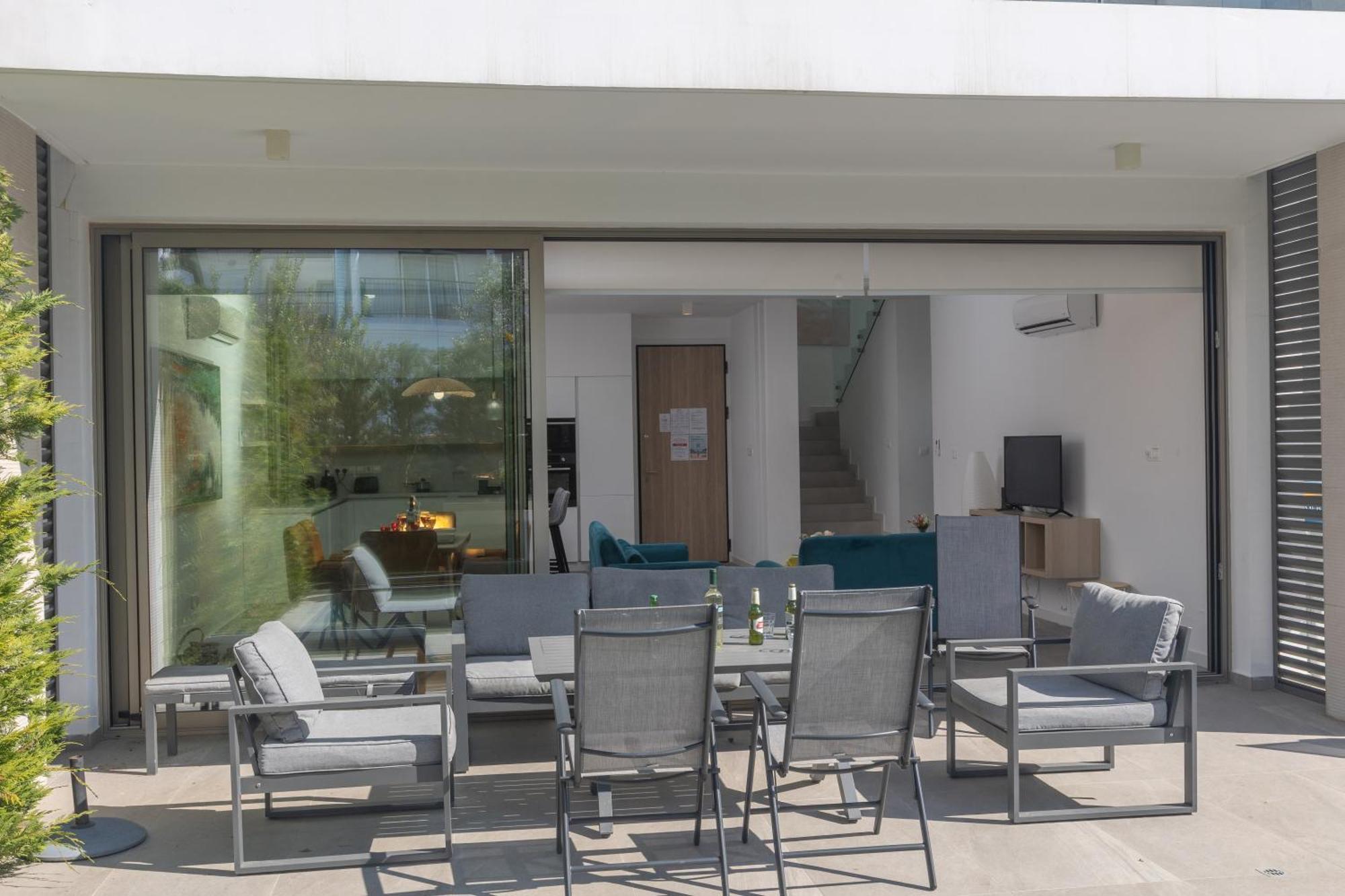 Azure Villa Paralimni