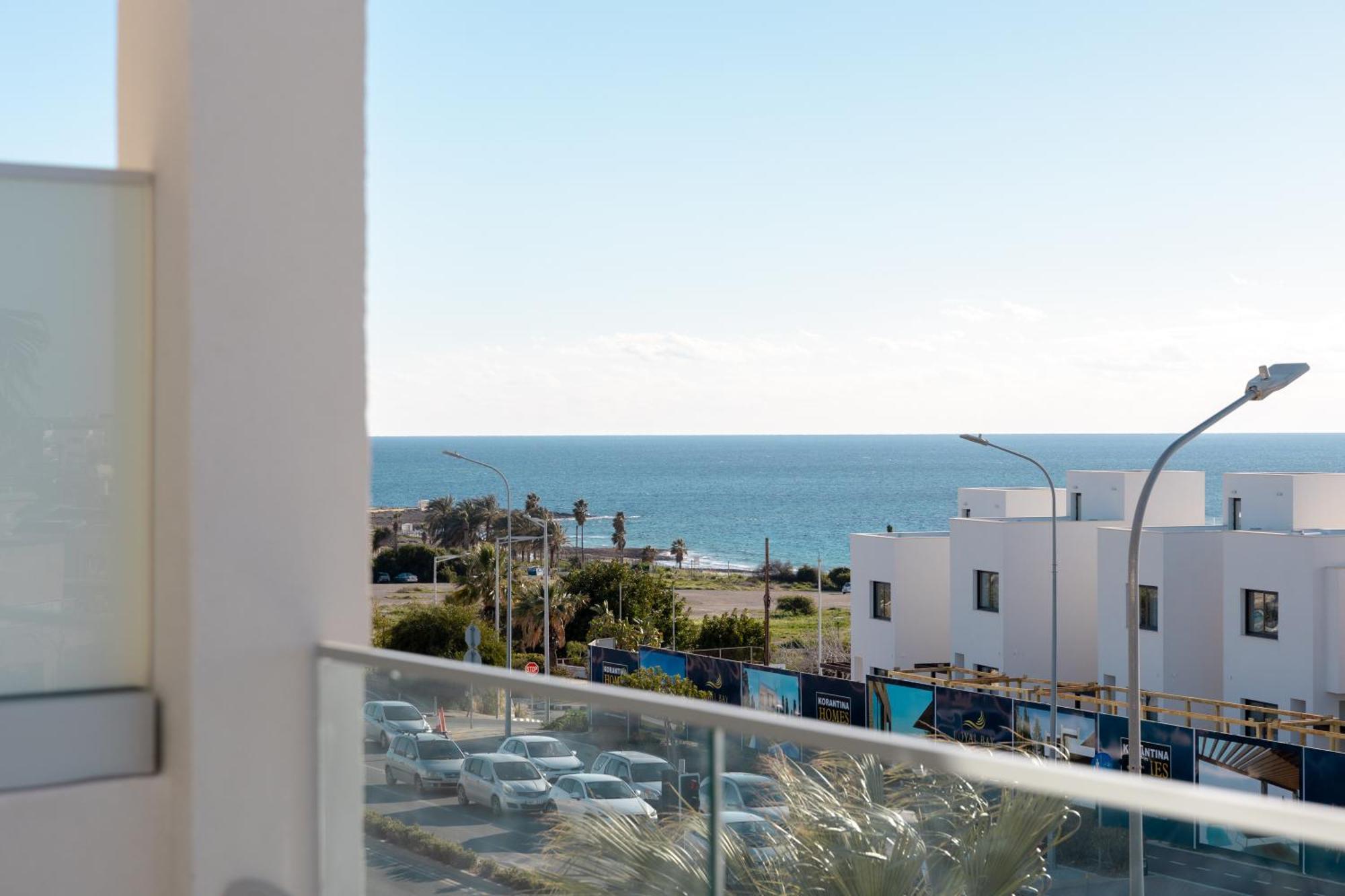 Hiddengems Residences 202 - The Lxr Penthouse - Pool & Steps To Apartment Paphos