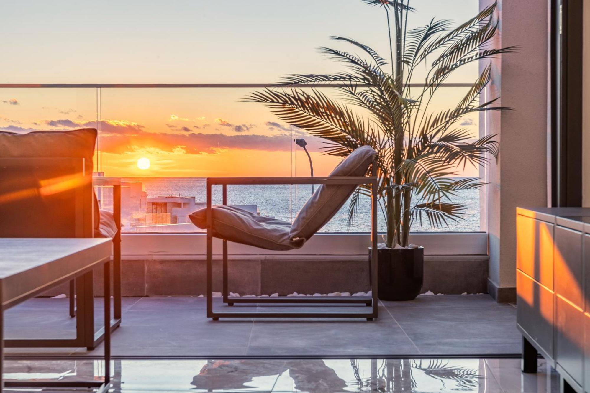 Apartment Hiddengems Residences 202 - The Lxr Penthouse - Pool & Steps To *