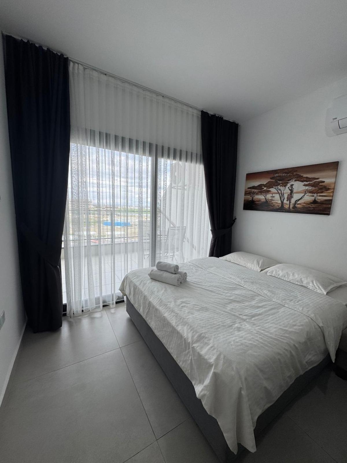 Caesar & - - Gallus Apartment *
