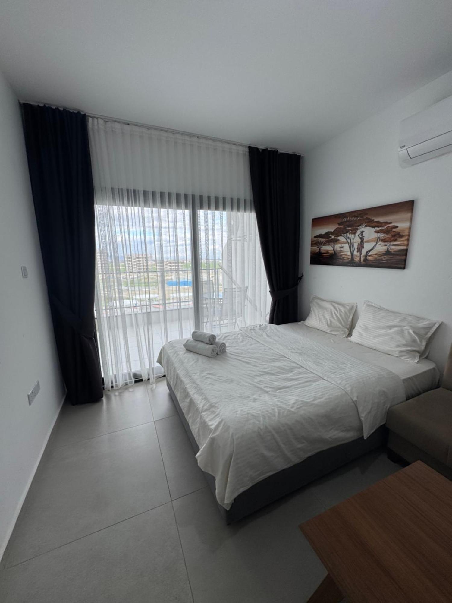 Caesar & - - Gallus Apartment