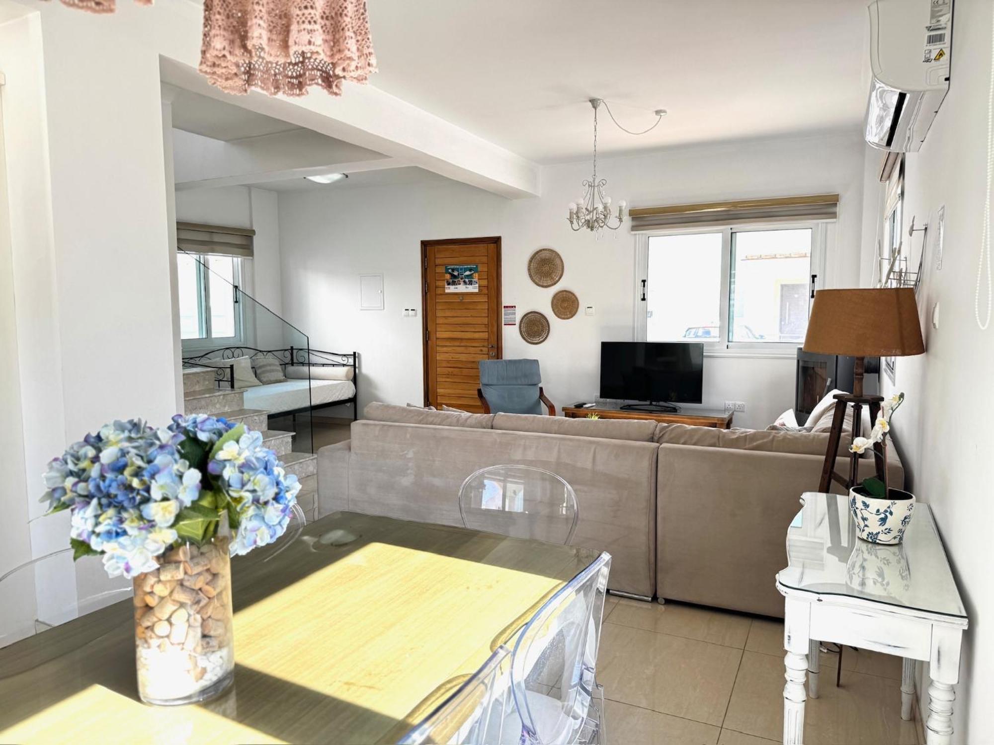 Wealthystays Hephaestus Villa, Ayia Triada Paralimni