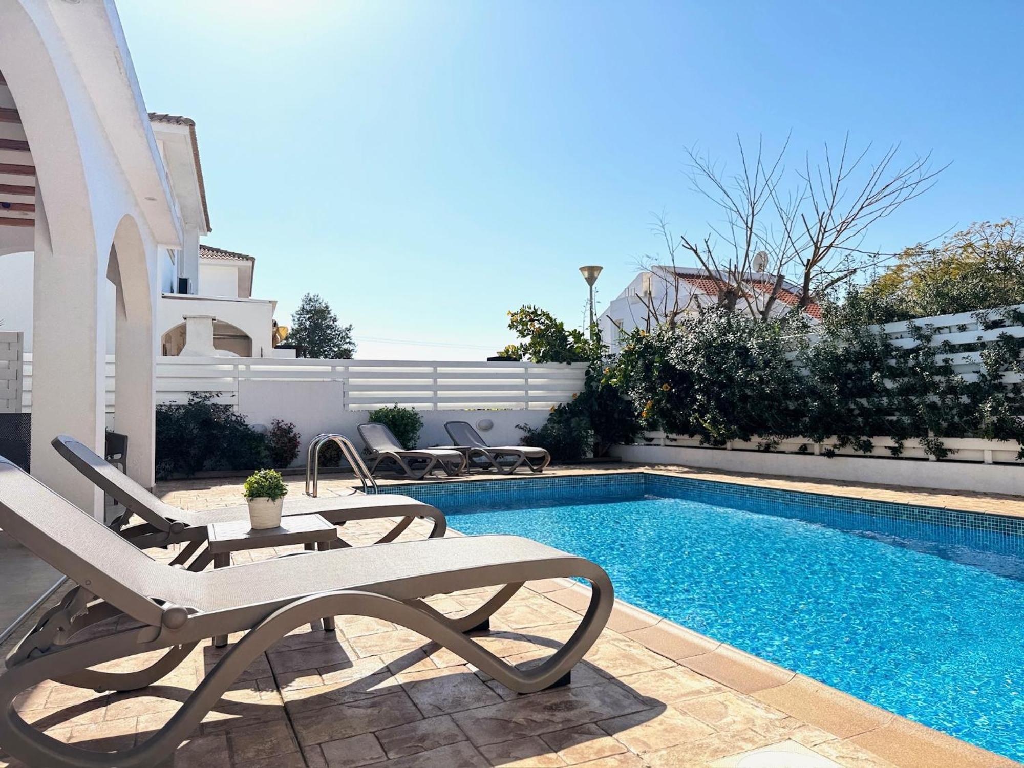 Wealthystays Hephaestus Villa, Ayia Triada Villa Paralimni