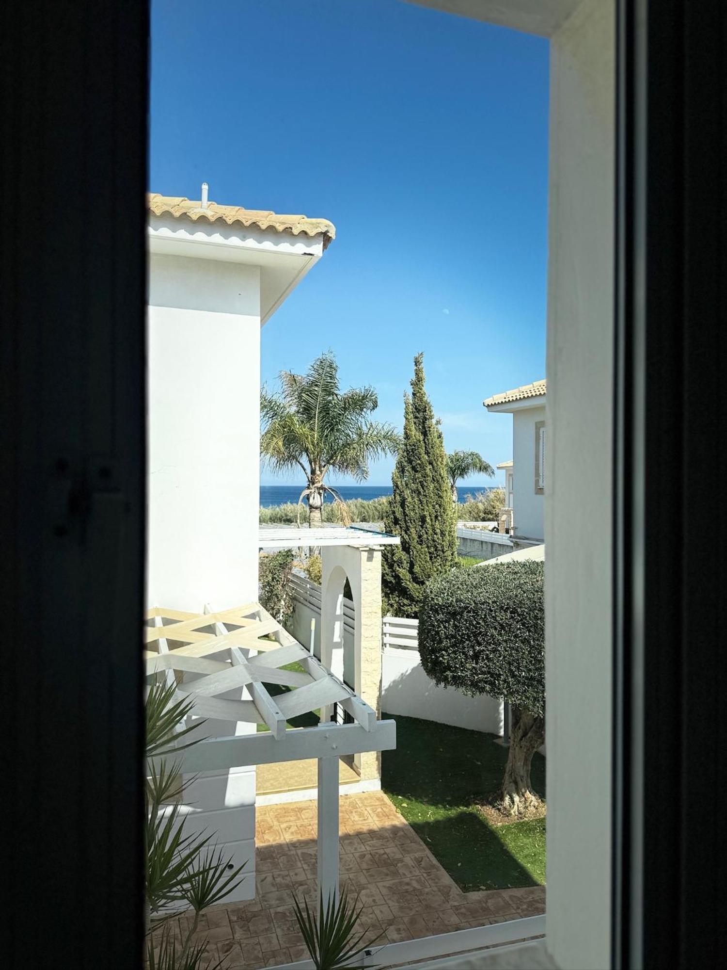 Wealthystays Hephaestus Villa, Ayia Triada Villa Paralimni