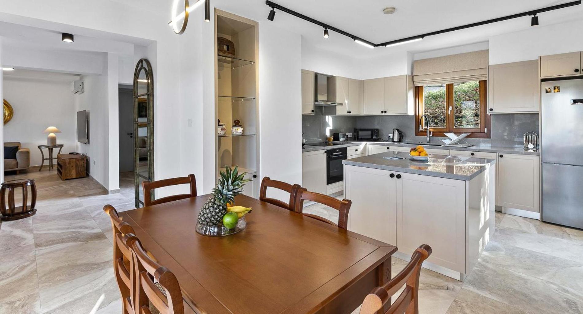 Villa Beautiful, Modern Iz01 With Private Garden And Hot Tub On Aphrodite Hills