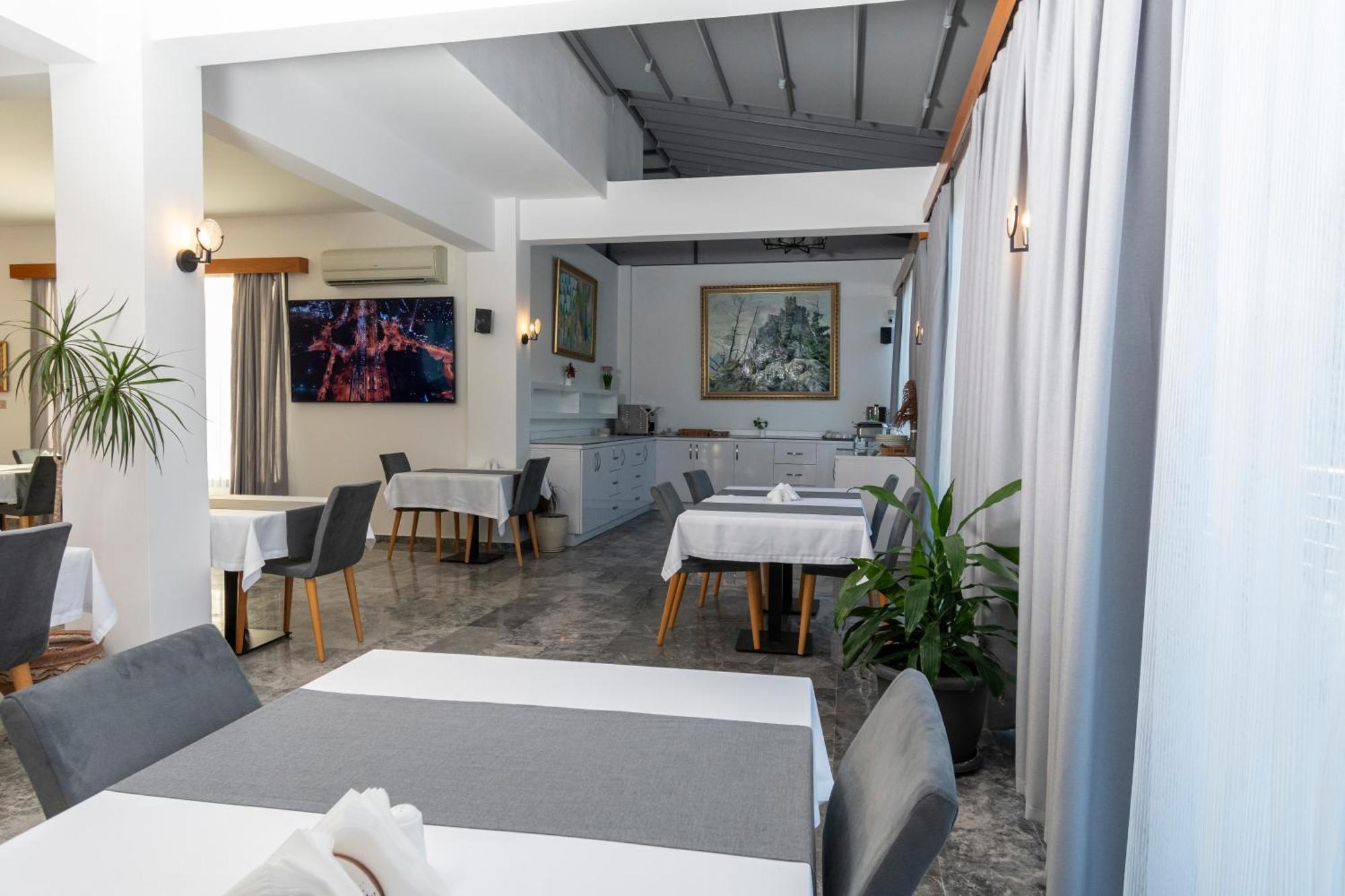 Bellapais Oasis Hotel