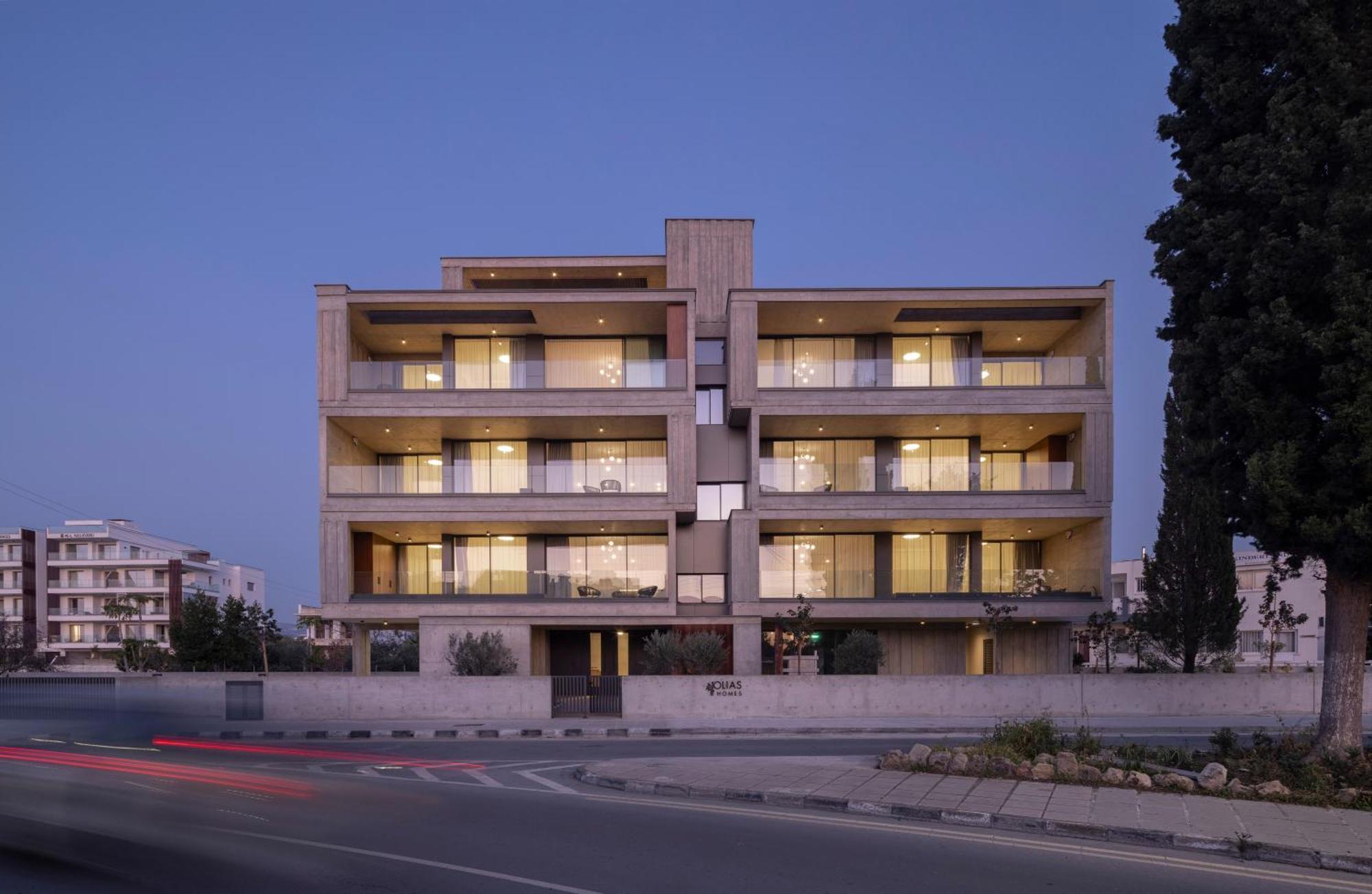 Malberry Park 301 - Modern 2 Bedroom With Pool, Gym, Jaccuzi Apartment