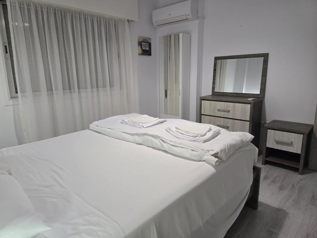 Project 99 - Breakbooking Cy Apartment *