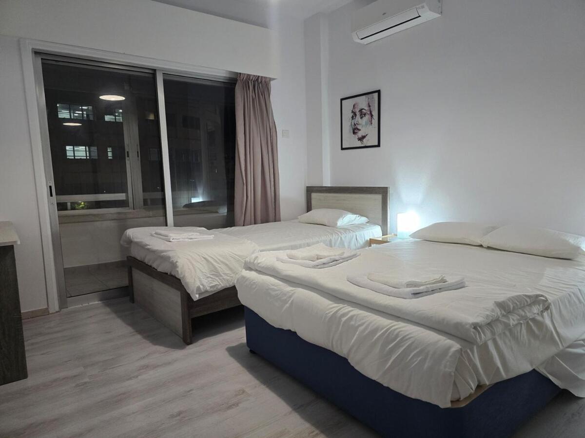 Project 99 - Breakbooking Cy Apartment Limassol