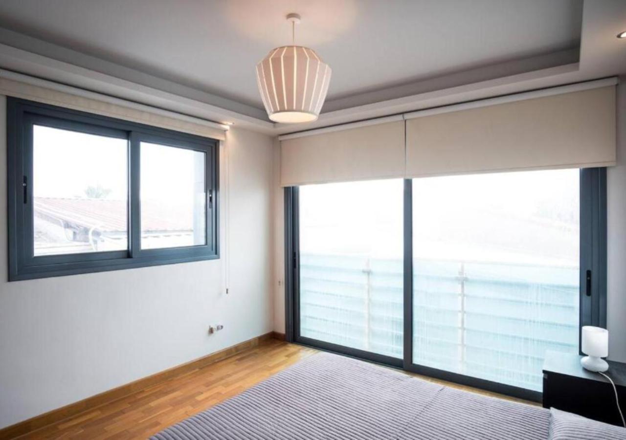 Dios Ponte Finikoudes Beachfront Vakantiehuis Larnaca