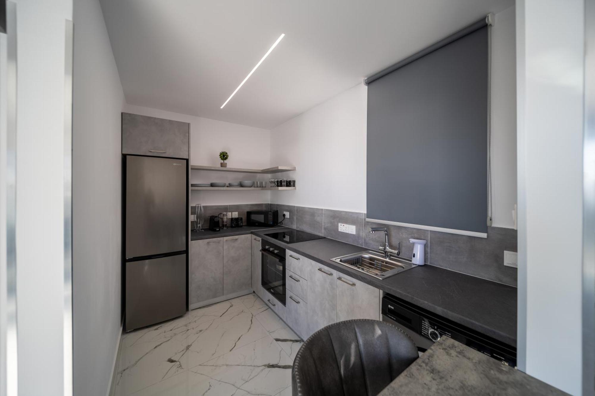 Apartment Hiddengems Residences 202 - The Lxr Penthouse - Pool & Steps To