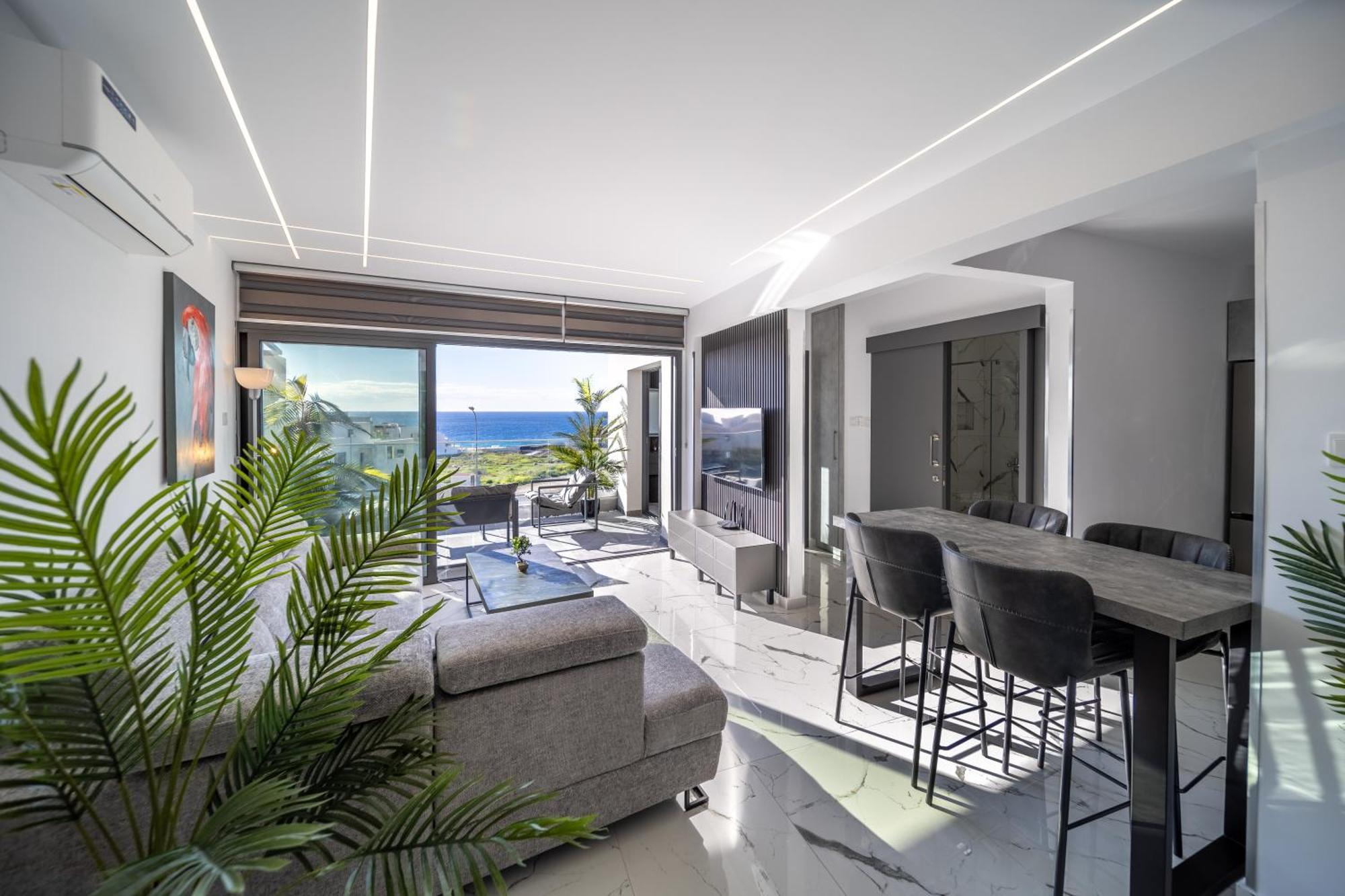 Hiddengems Residences 202 - The Lxr Penthouse - Pool & Steps To