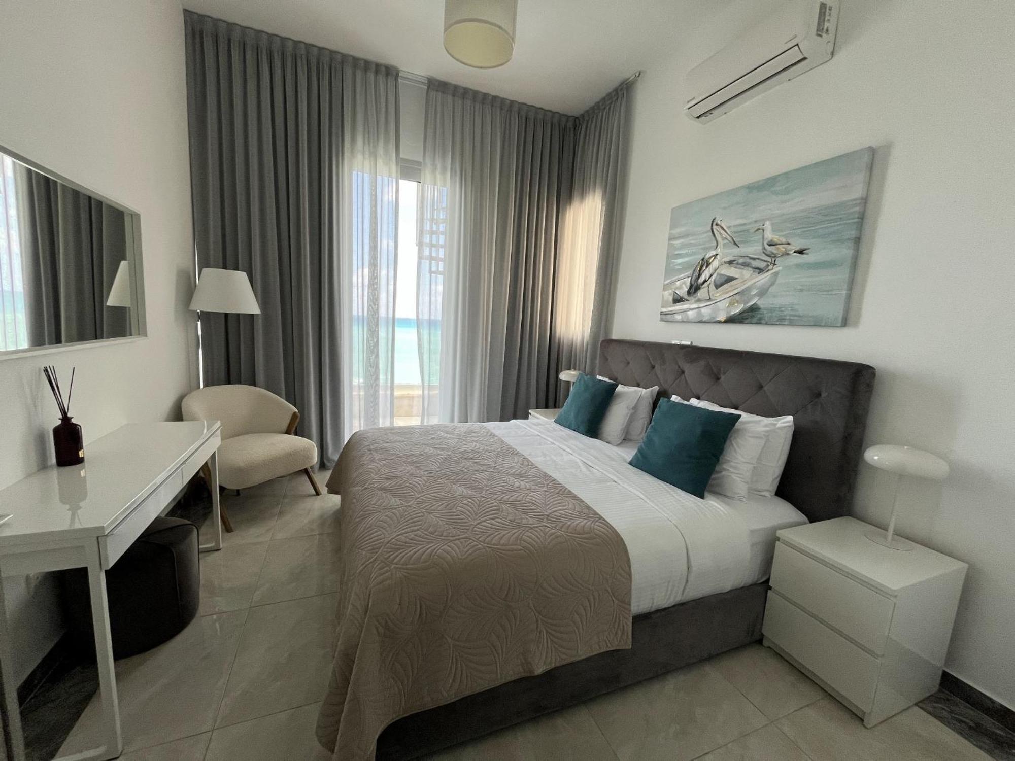 Olymp Luxury C - Seafront Elegance With Infinity Pool And Exclusive Lifestyle Villa Kissonerga