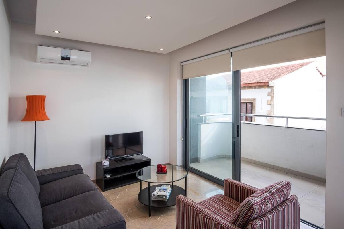 Dios Ponte Finikoudes Beachfront Vakantiehuis Larnaca