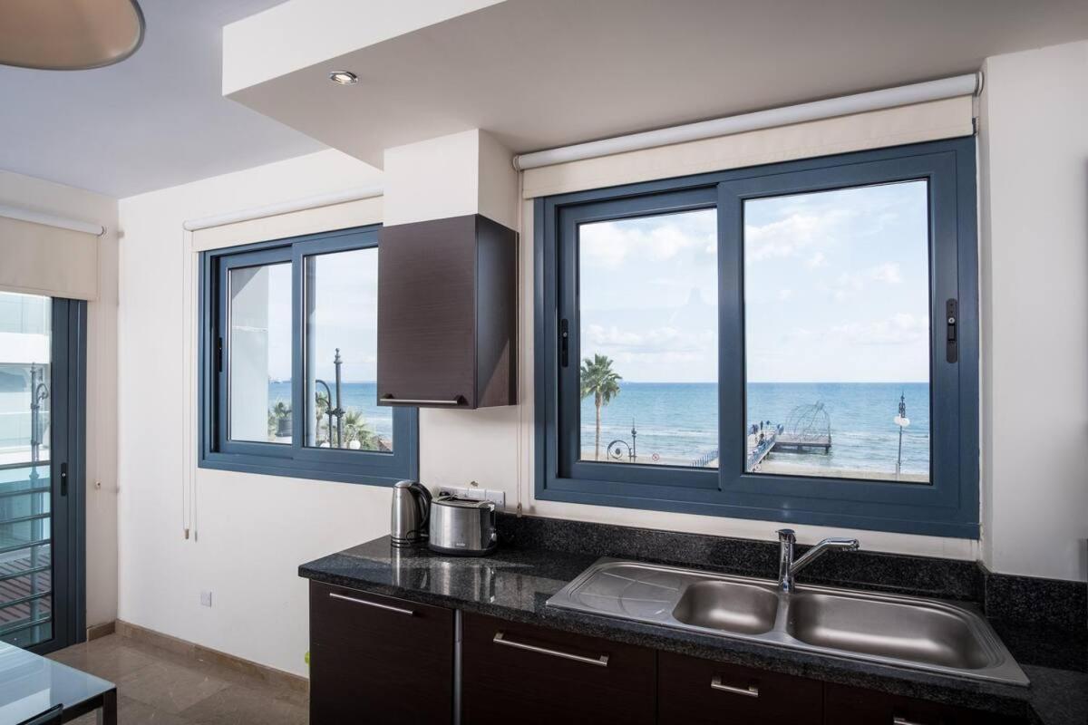Dios Ponte Finikoudes Beachfront Vakantiehuis Larnaca