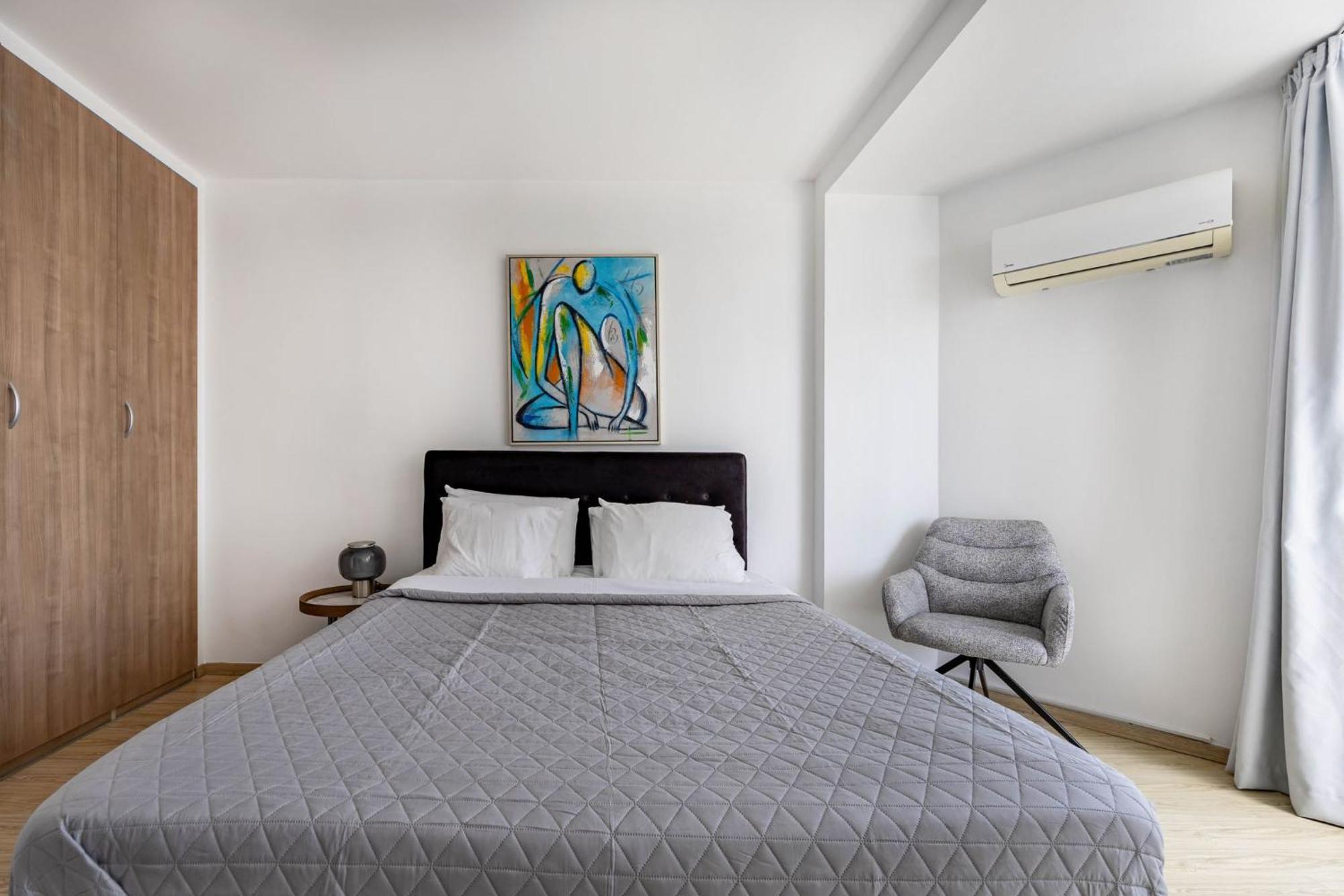 Marathon With Shared Pool Apartment
