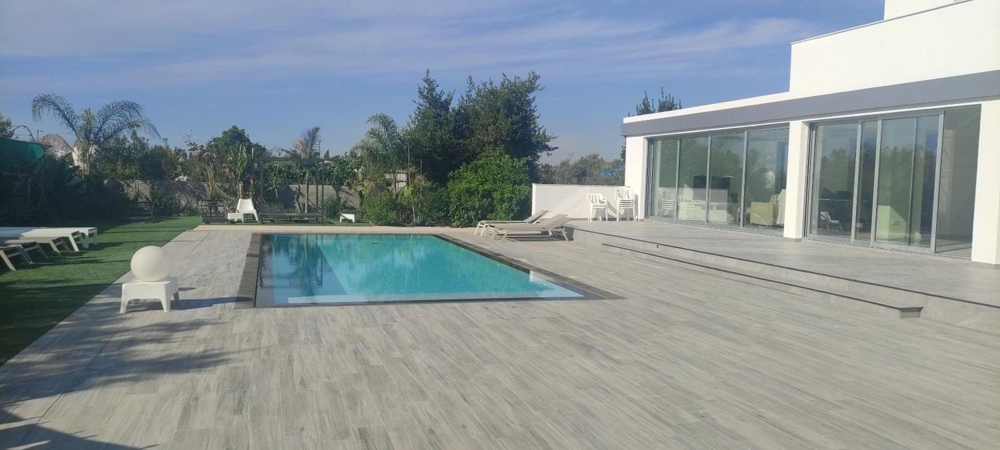 Village Villa, Cyprus, Salt-water Pool, 6 Bedrooms, Larnaca *