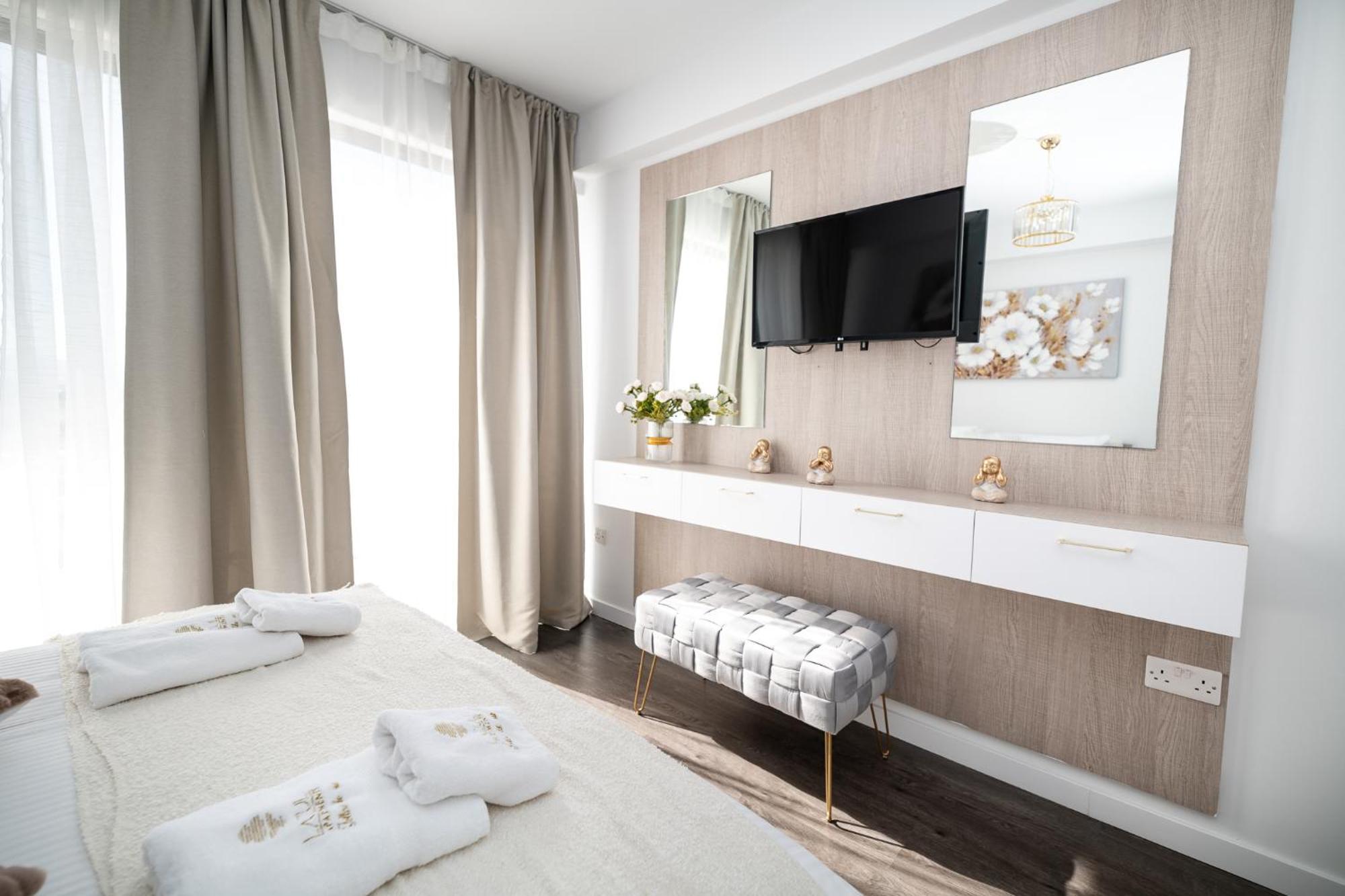 Lazuli Beachfront Sea View Ap144 Apartment