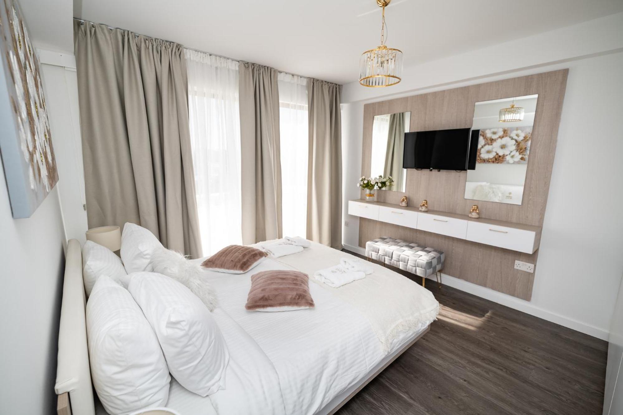 Lazuli Beachfront Sea View Ap144