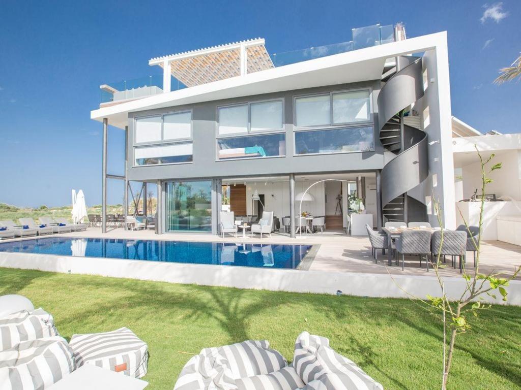 Villa Papadopo - Luxury 3 Bedroom Villa With Private Pool, Hot Tub And Sea Views *