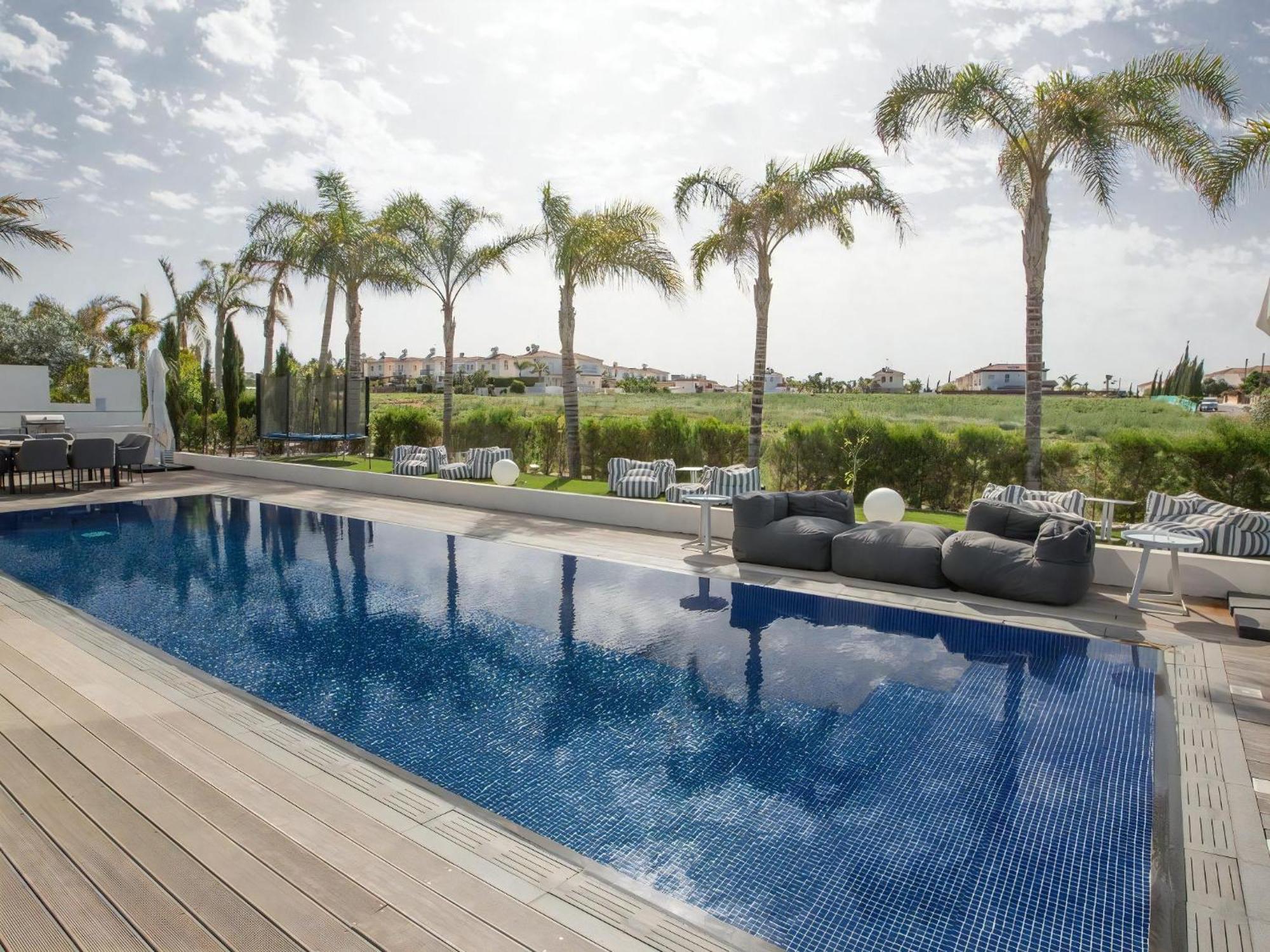 Villa Papadopo - Luxury 3 Bedroom Villa With Private Pool, Hot Tub And Sea Views *