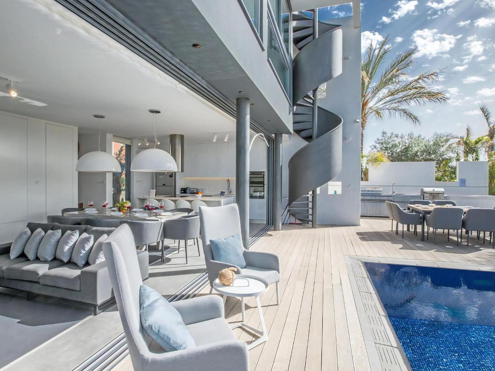 Villa Papadopo - Luxury 3 Bedroom Villa With Private Pool, Hot Tub And Sea Views Villa