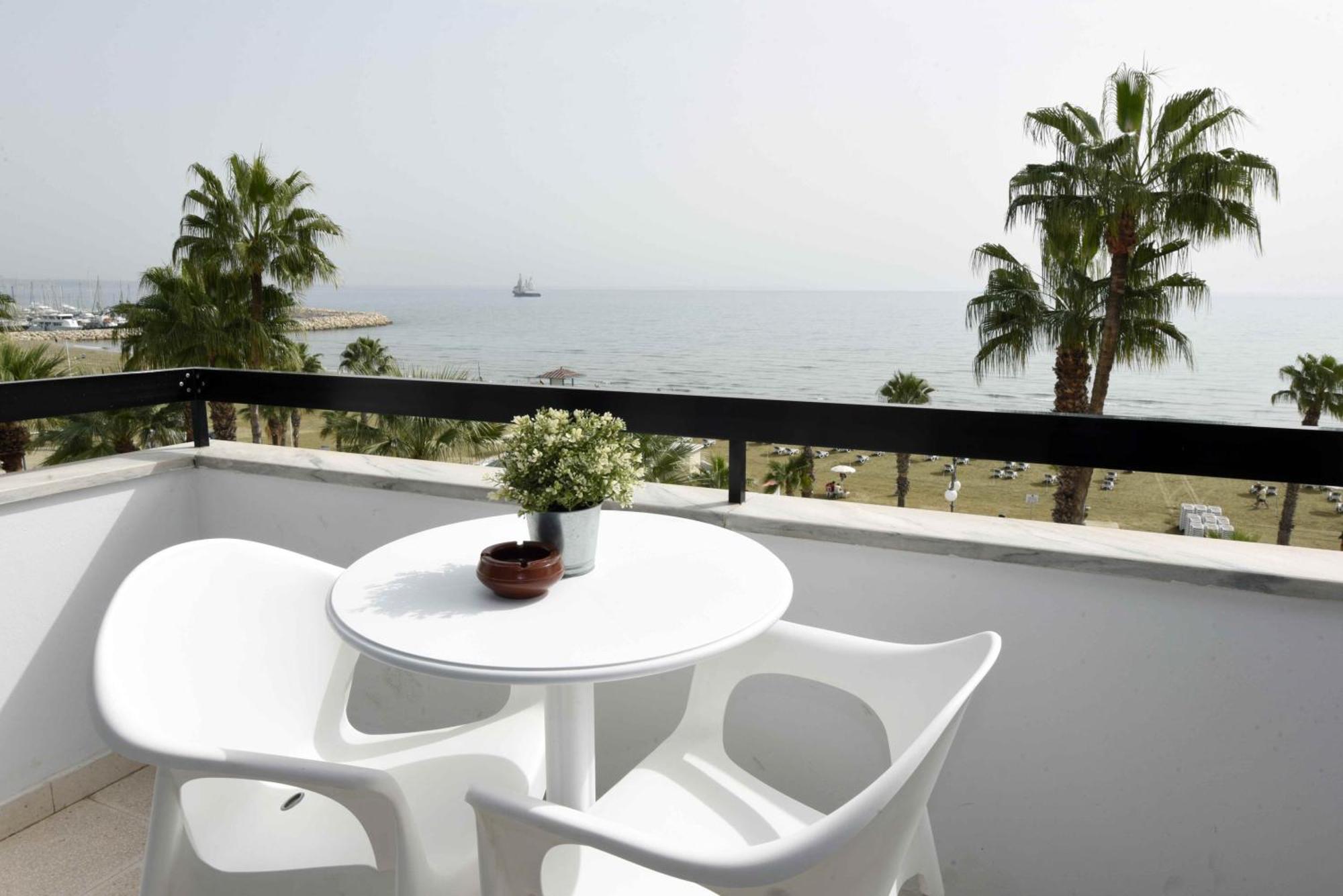 Apartment Finikoudes Sunrise Sea View Lux *