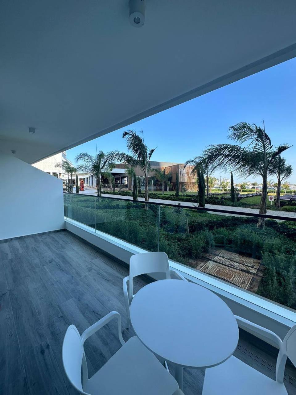 Big Lux 1bdr Grand Sapphire Apartment