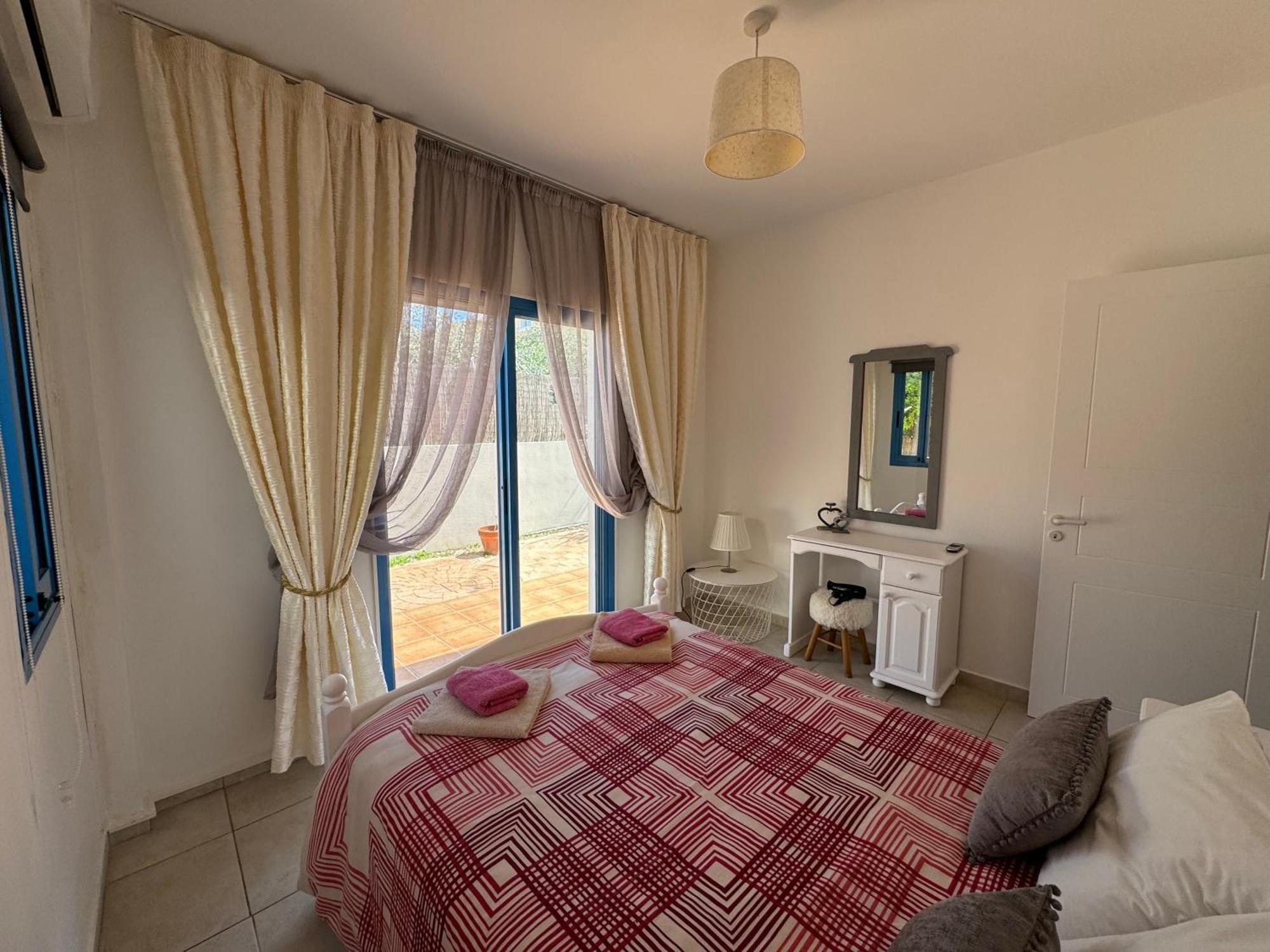 Cozy 2-bd Ap Near The Sea! Apartment Paphos