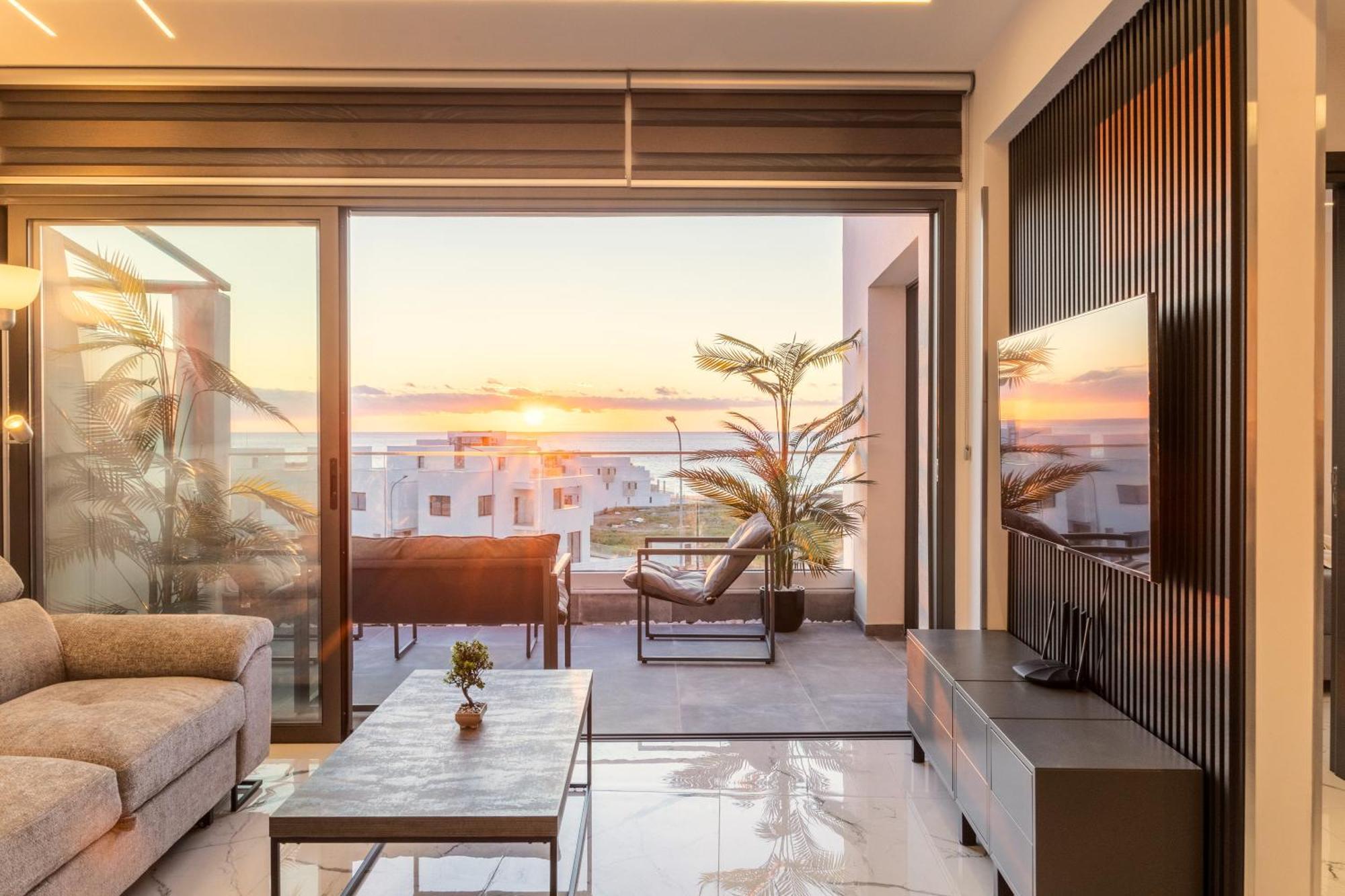 Hiddengems Residences 202 - The Lxr Penthouse - Pool & Steps To Paphos