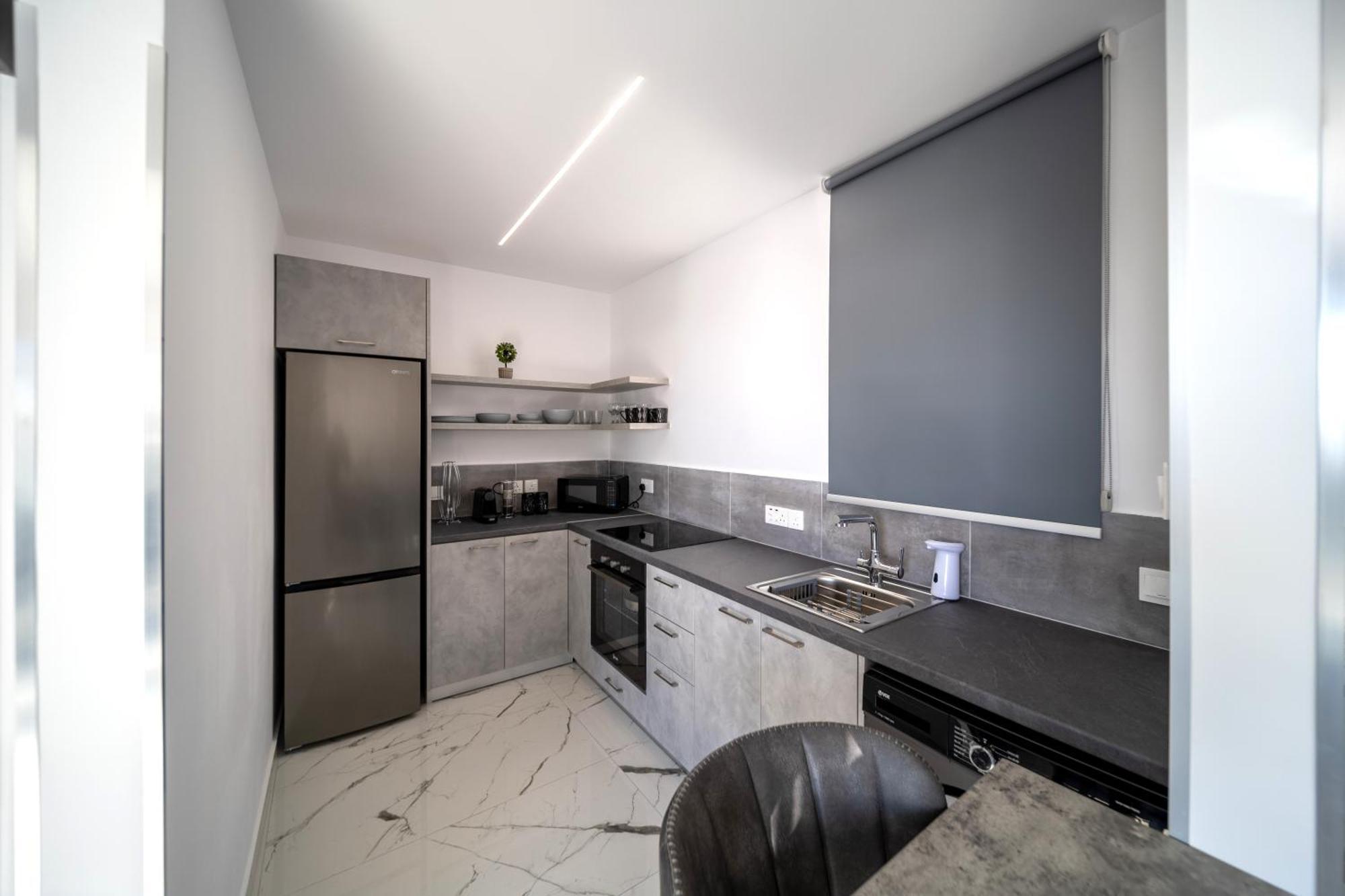 Apartment Hiddengems Residences 202 - The Lxr Penthouse - Pool & Steps To Paphos