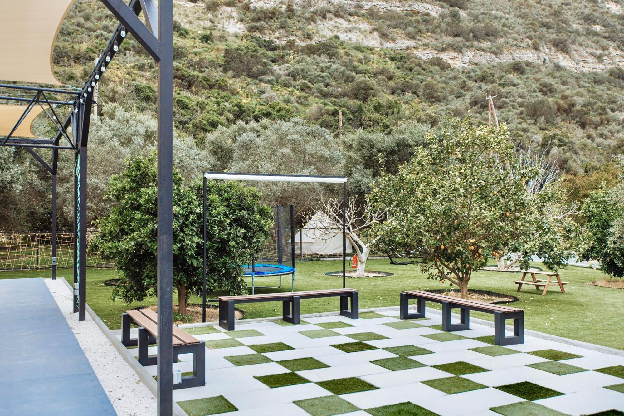 Lodge Geometry Park *