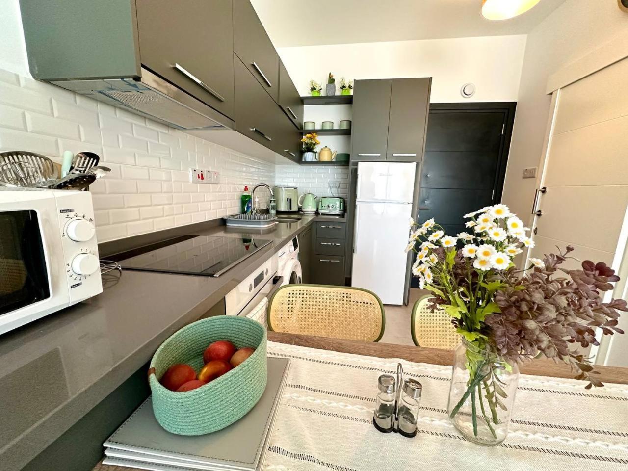 Apartment The Olive Beachfront & Kalogrea