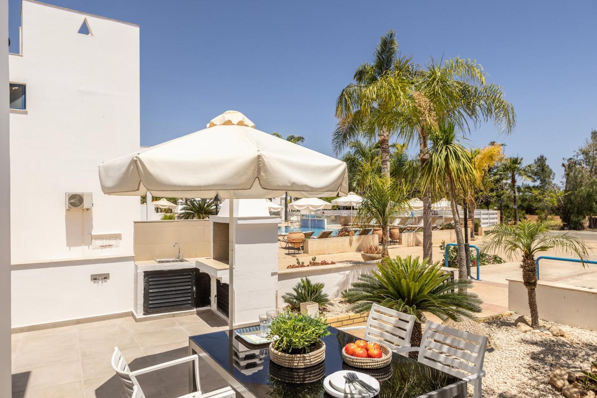 Flouressia Gardens Aparthotel Protaras