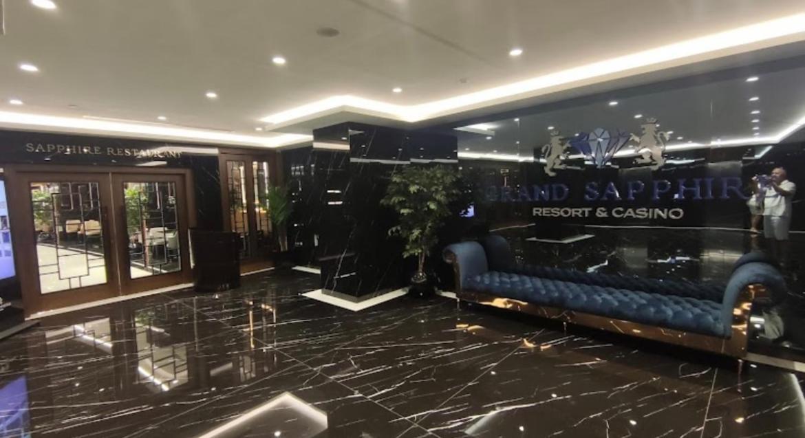 Grand Sapphire Aglantzia