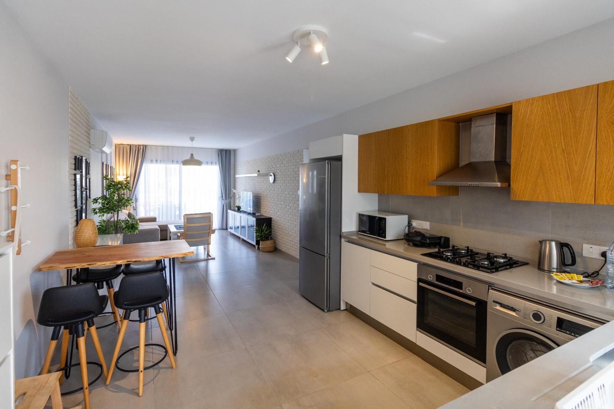 Caesar Cliff Apartment