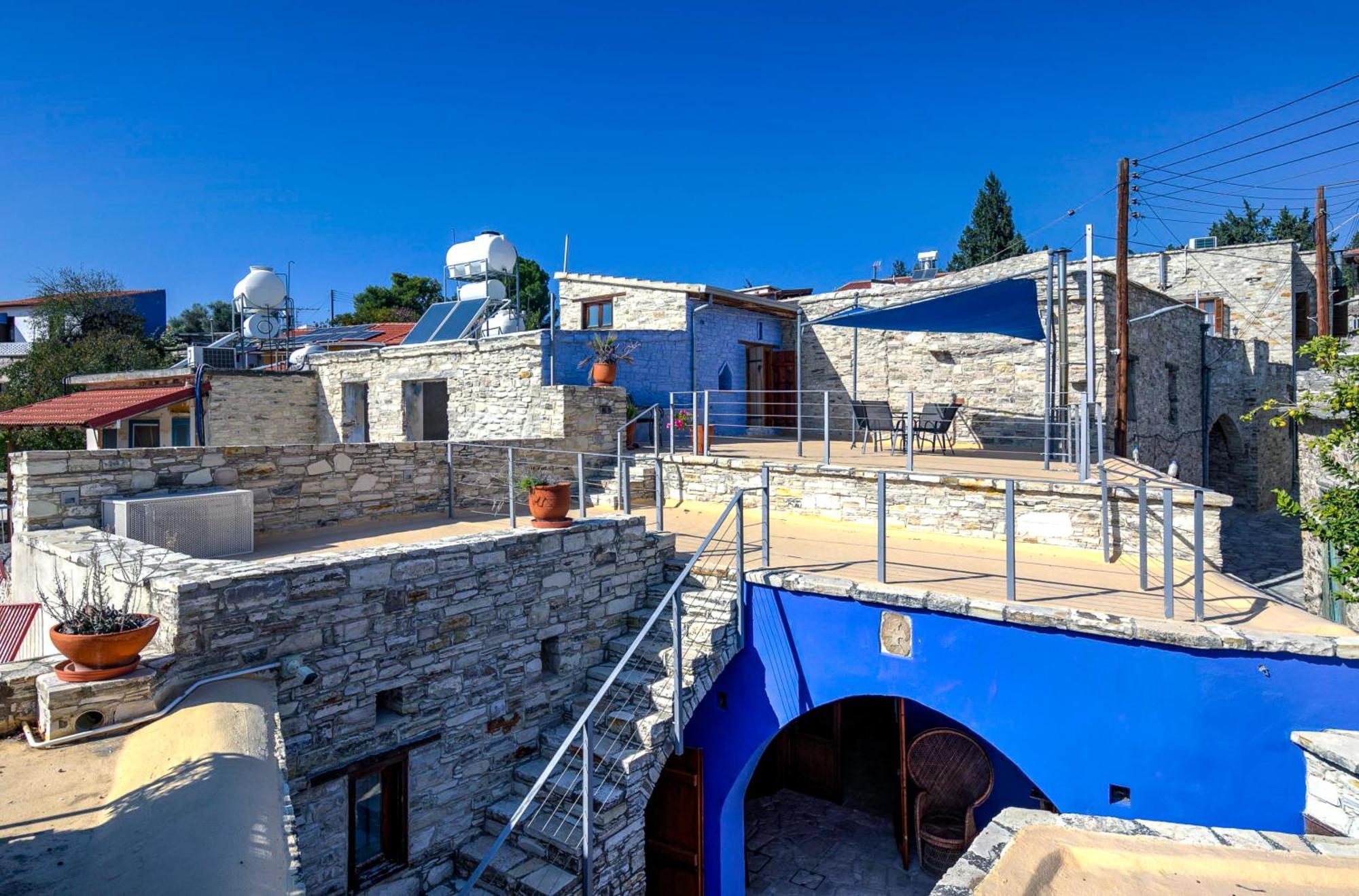 Blue Oak House * Kato Drys