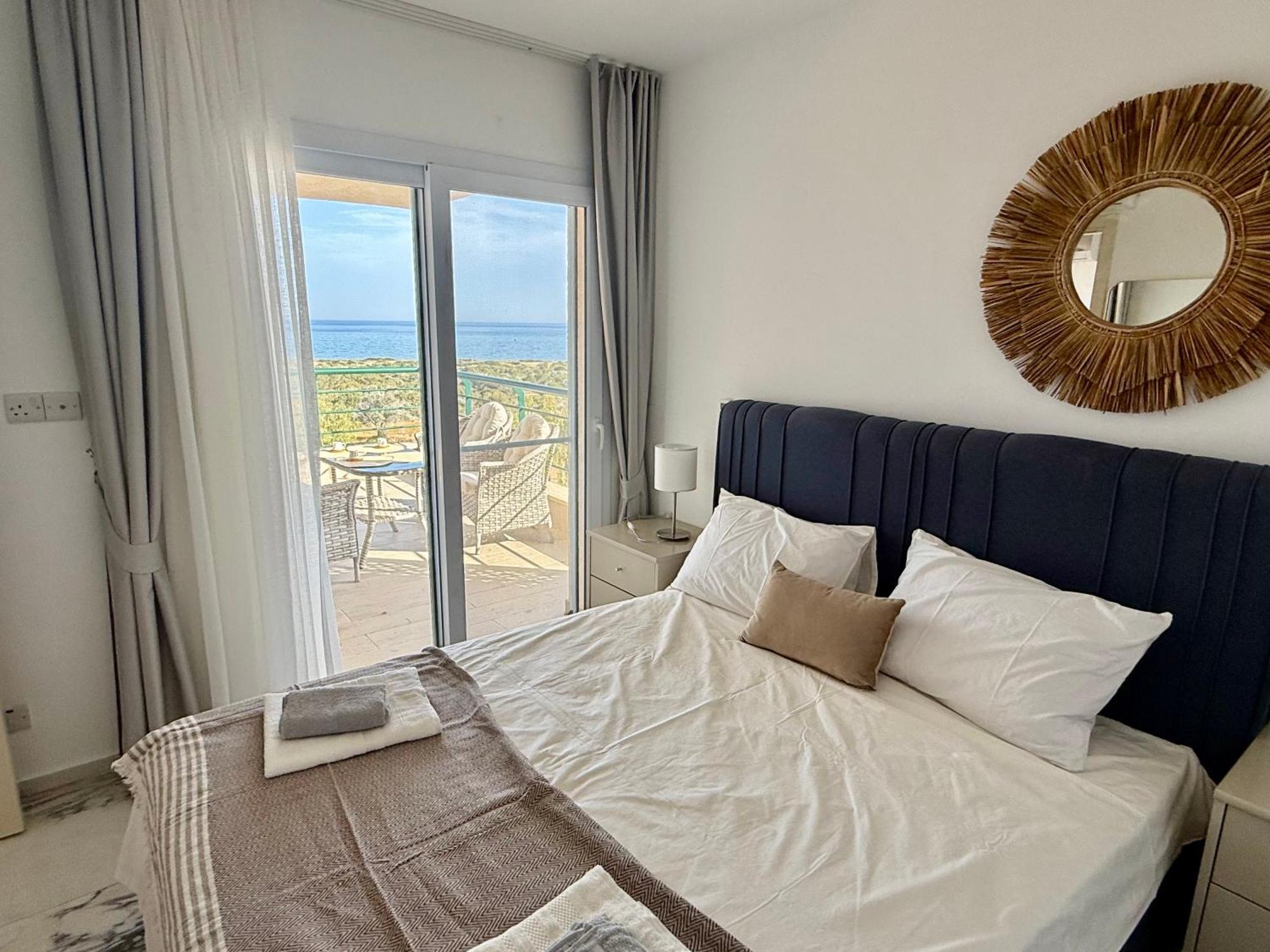 Lightness By The Sea Apartment *