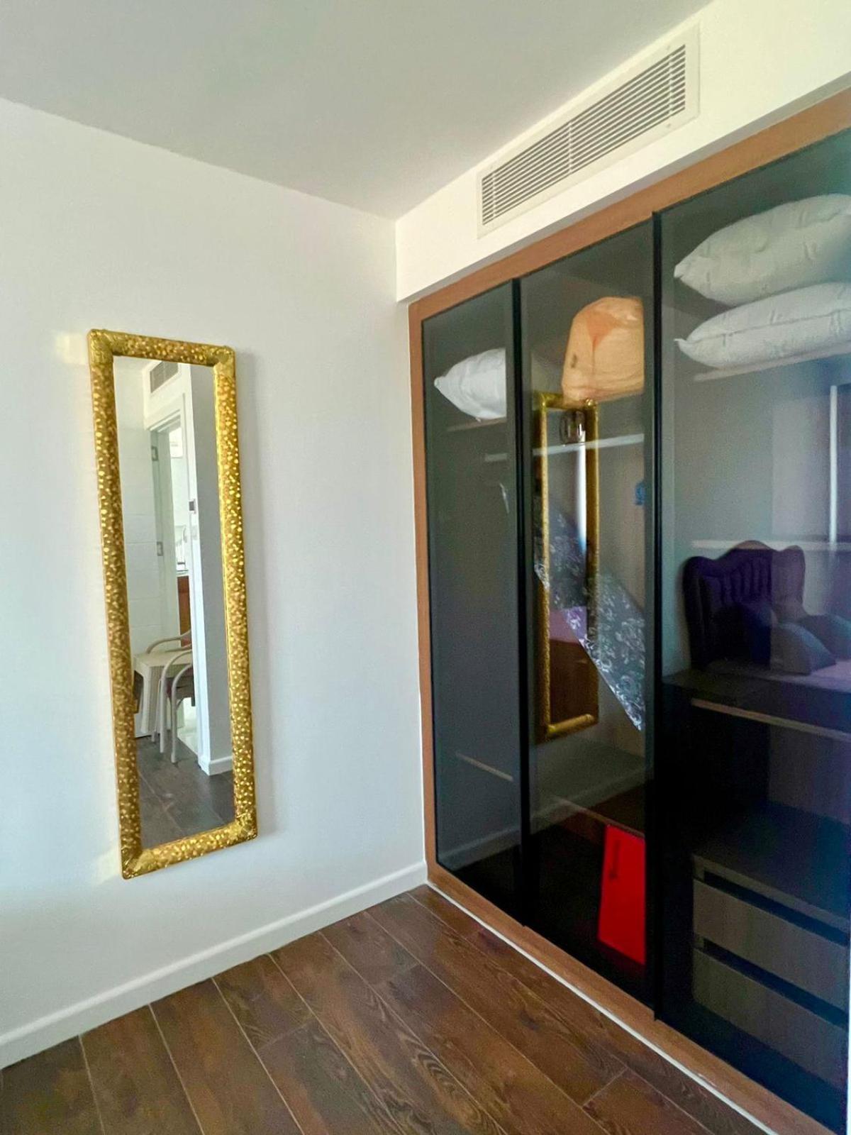 Grand Sapphire Apartment *