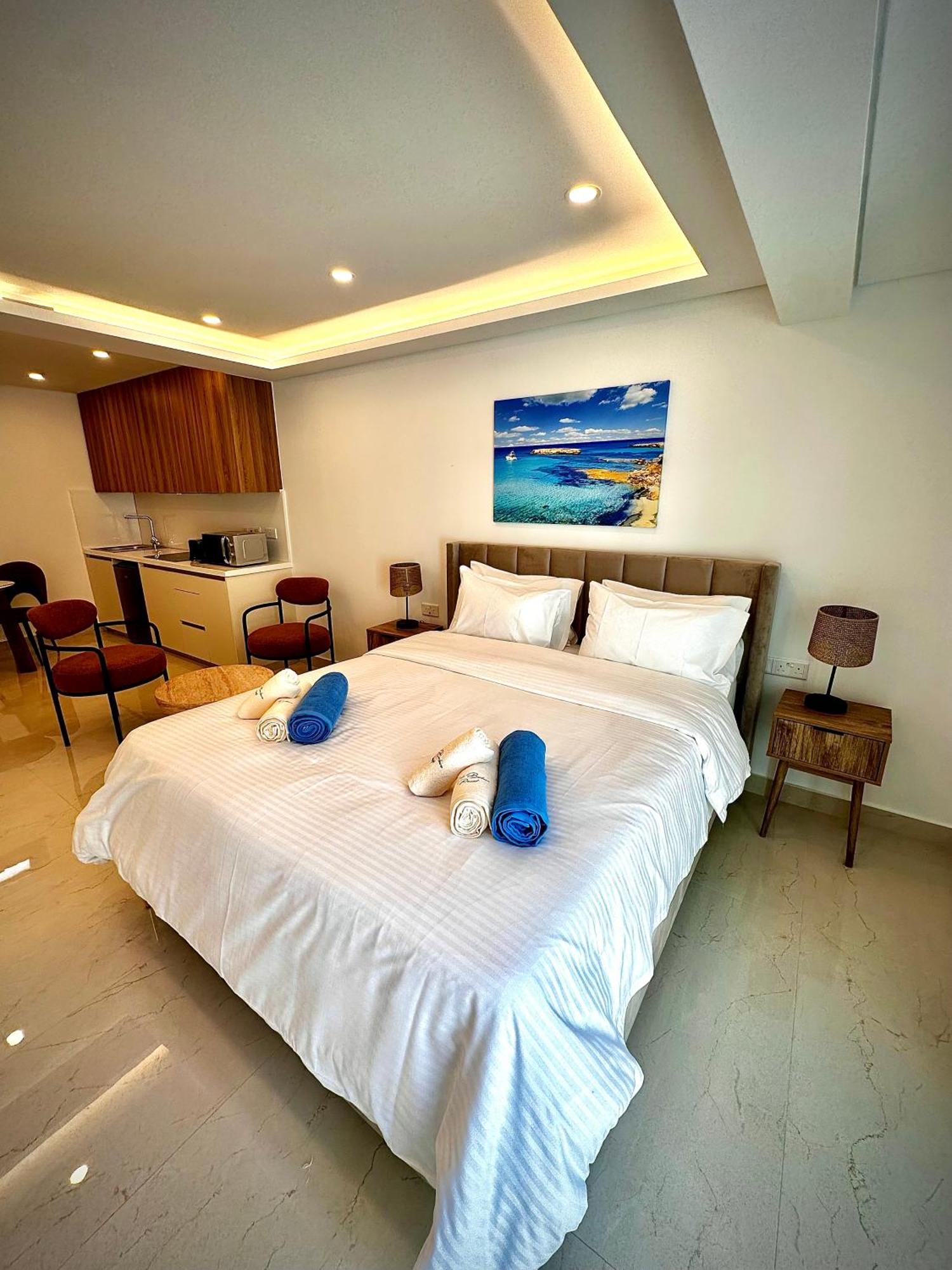 Aparthotel Santa Barbara Sea Front And