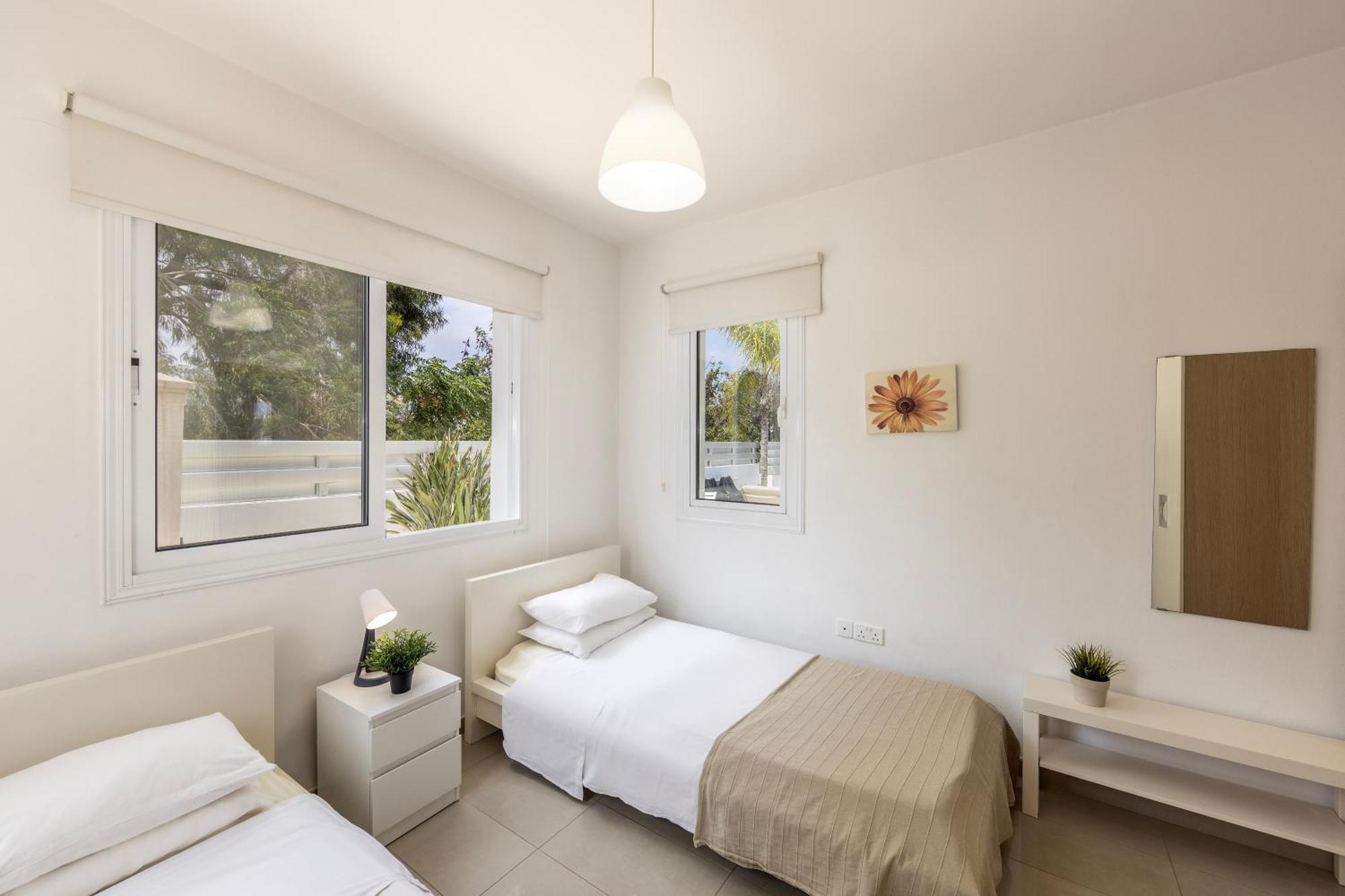 Flouressia Gardens Aparthotel 3*