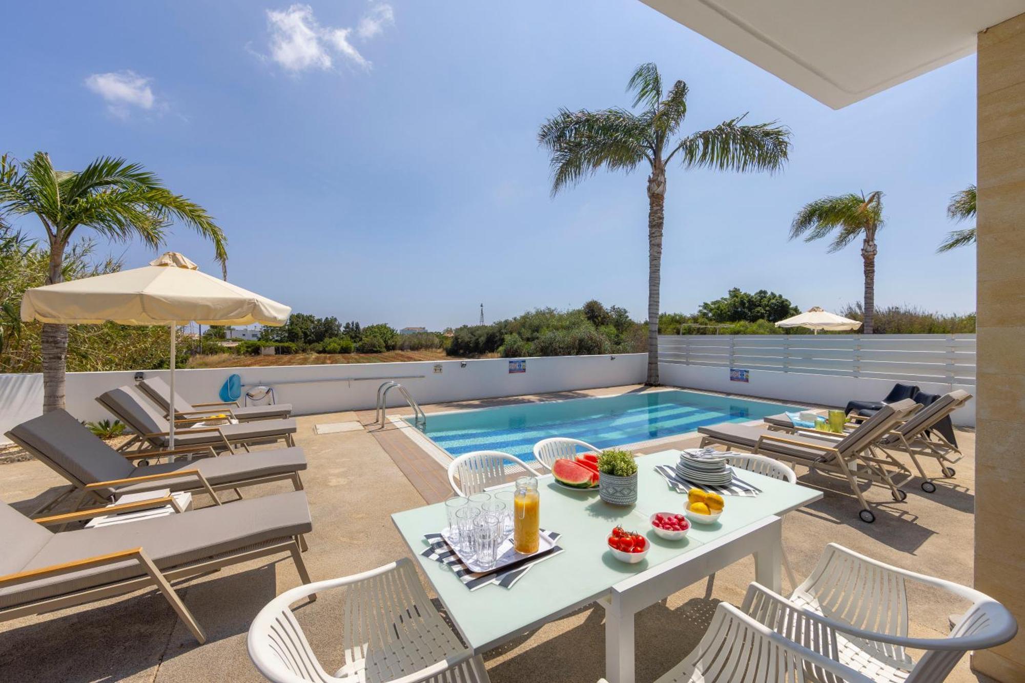 Aparthotel Flouressia Gardens 3*