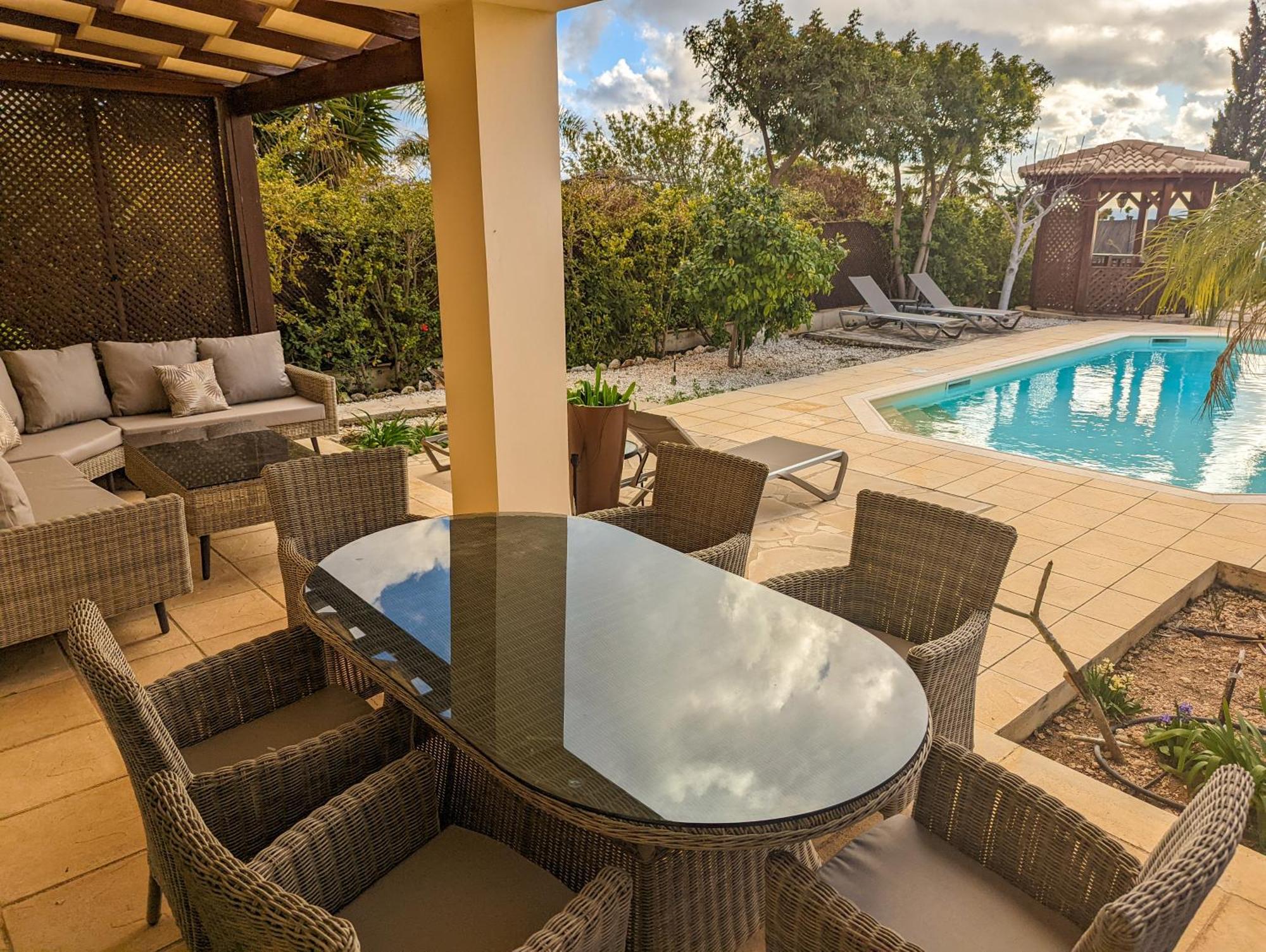 Pontus - Stunning Views & Privacy In Beautiful Garden With Pool & Hot Tub Villa *