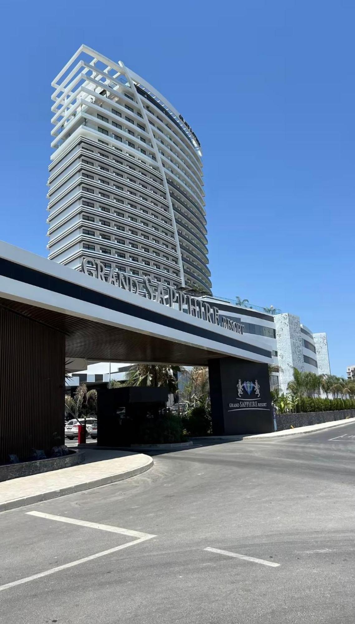Apartment Grand Sapphire Aglantzia