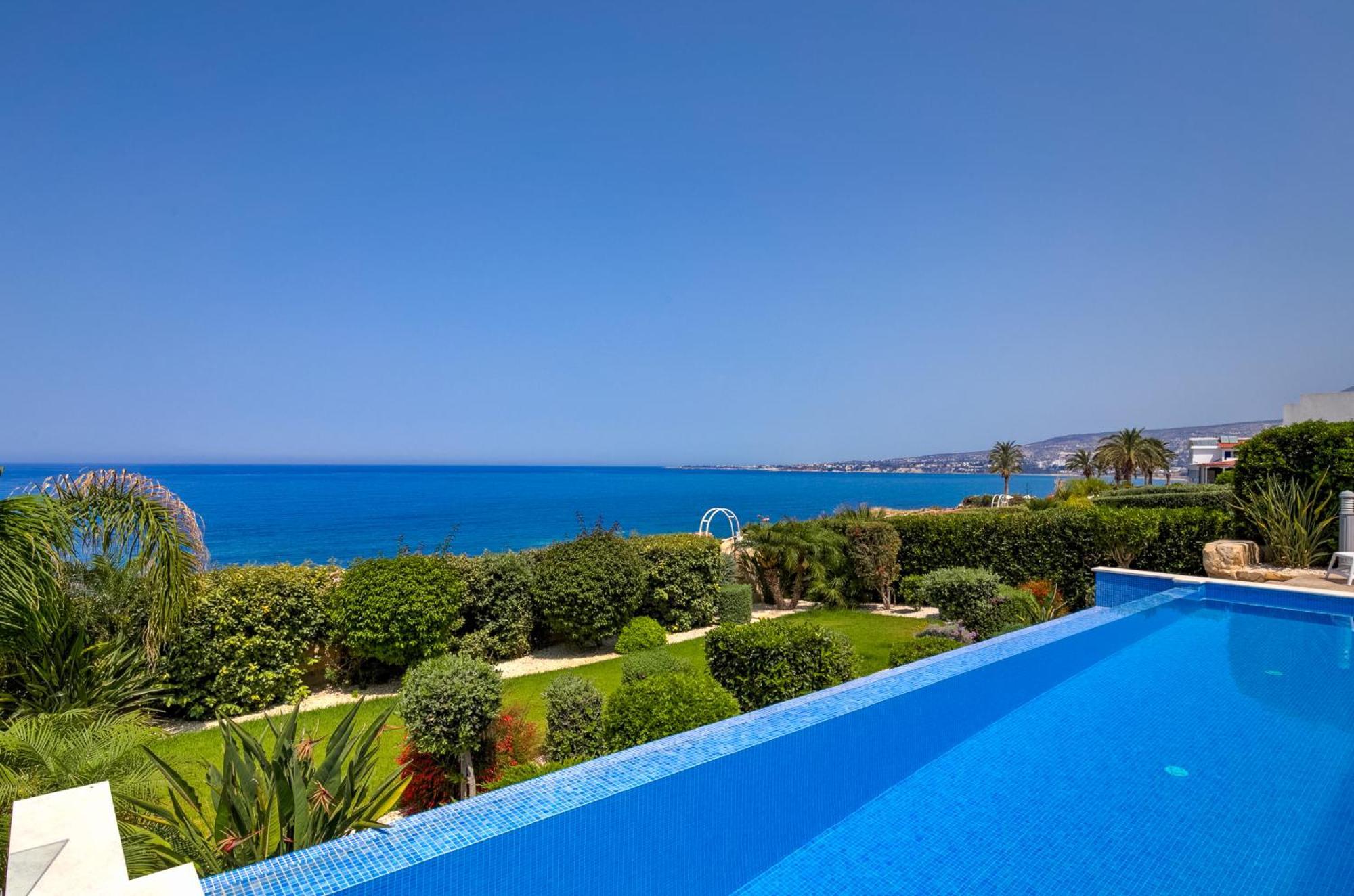 Villa Olymp Luxury C - Seafront Elegance With Infinity Pool And Exclusive Lifestyle Kissonerga