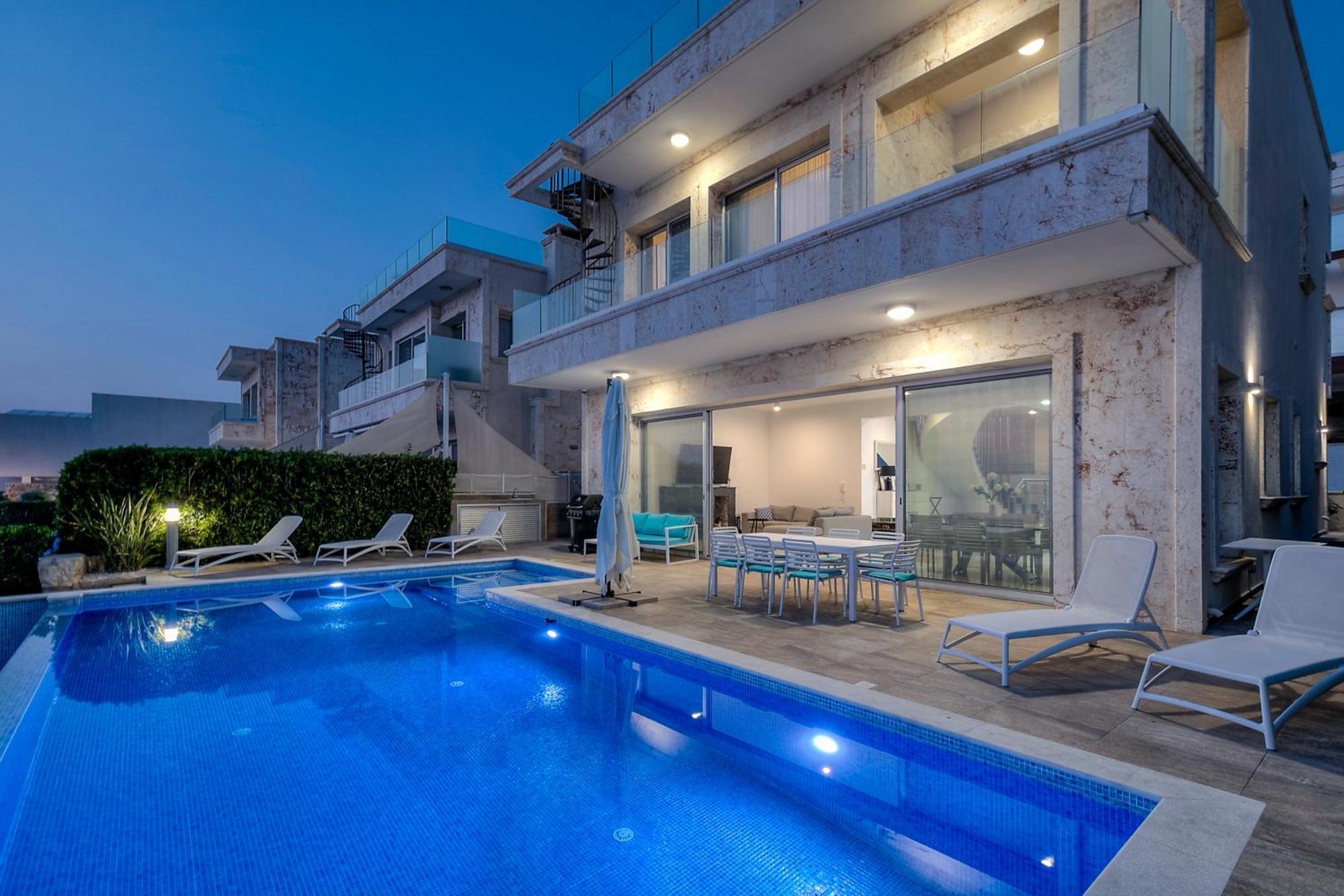 Villa Olymp Luxury C - Seafront Elegance With Infinity Pool And Exclusive Lifestyle *