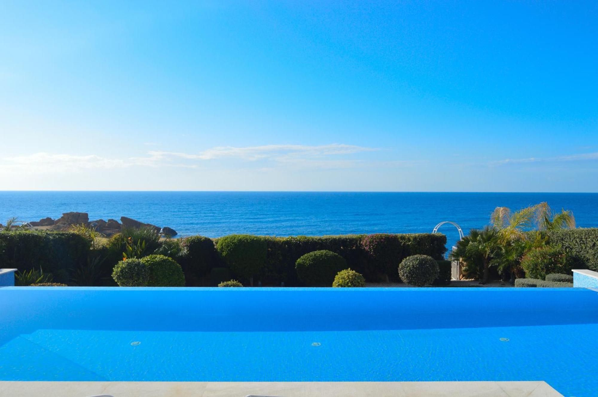 Villa Olymp Luxury C - Seafront Elegance With Infinity Pool And Exclusive Lifestyle Kissonerga