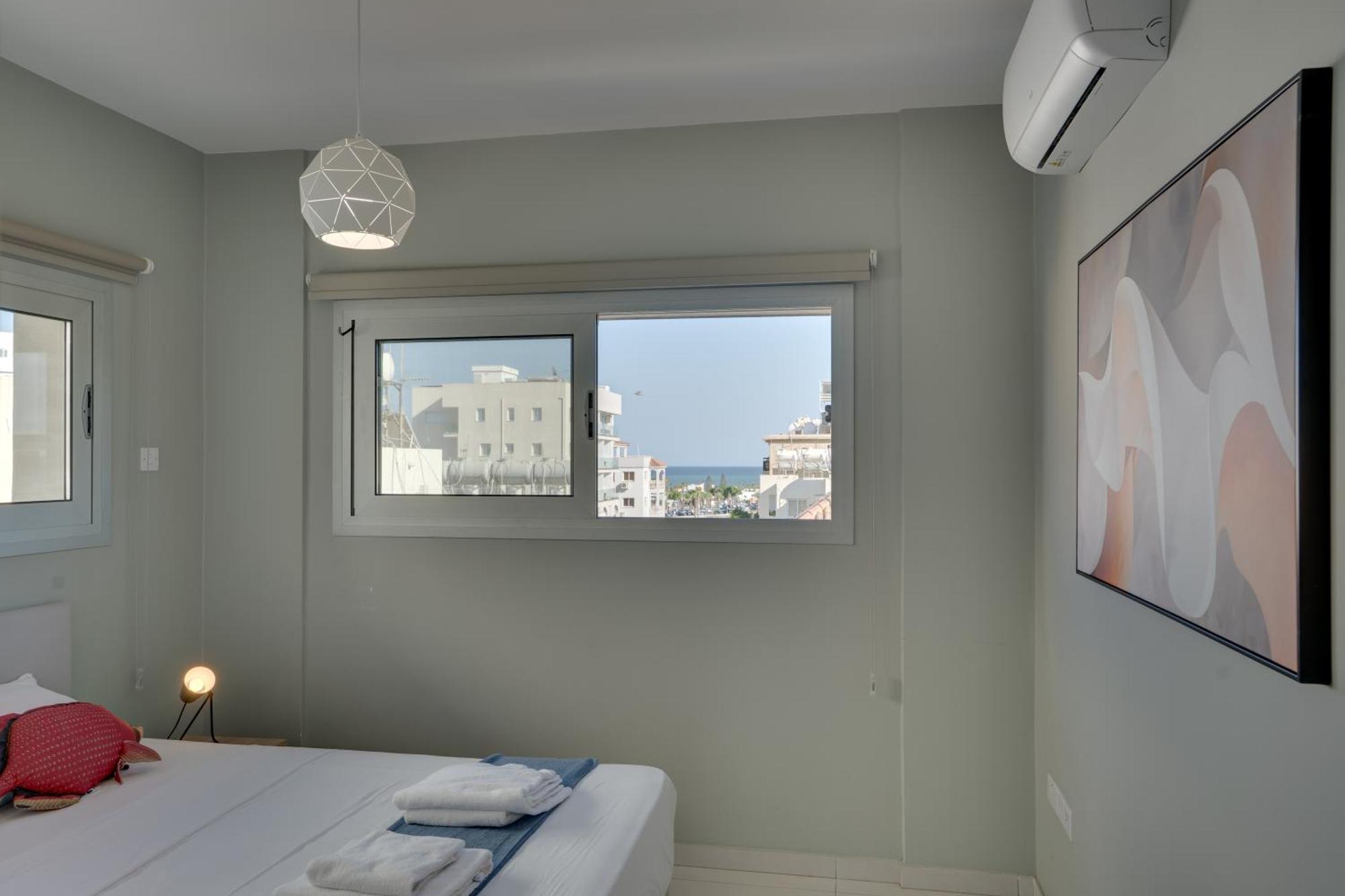 Majestic Sunset Salt Views 300m From Apartment Larnaca