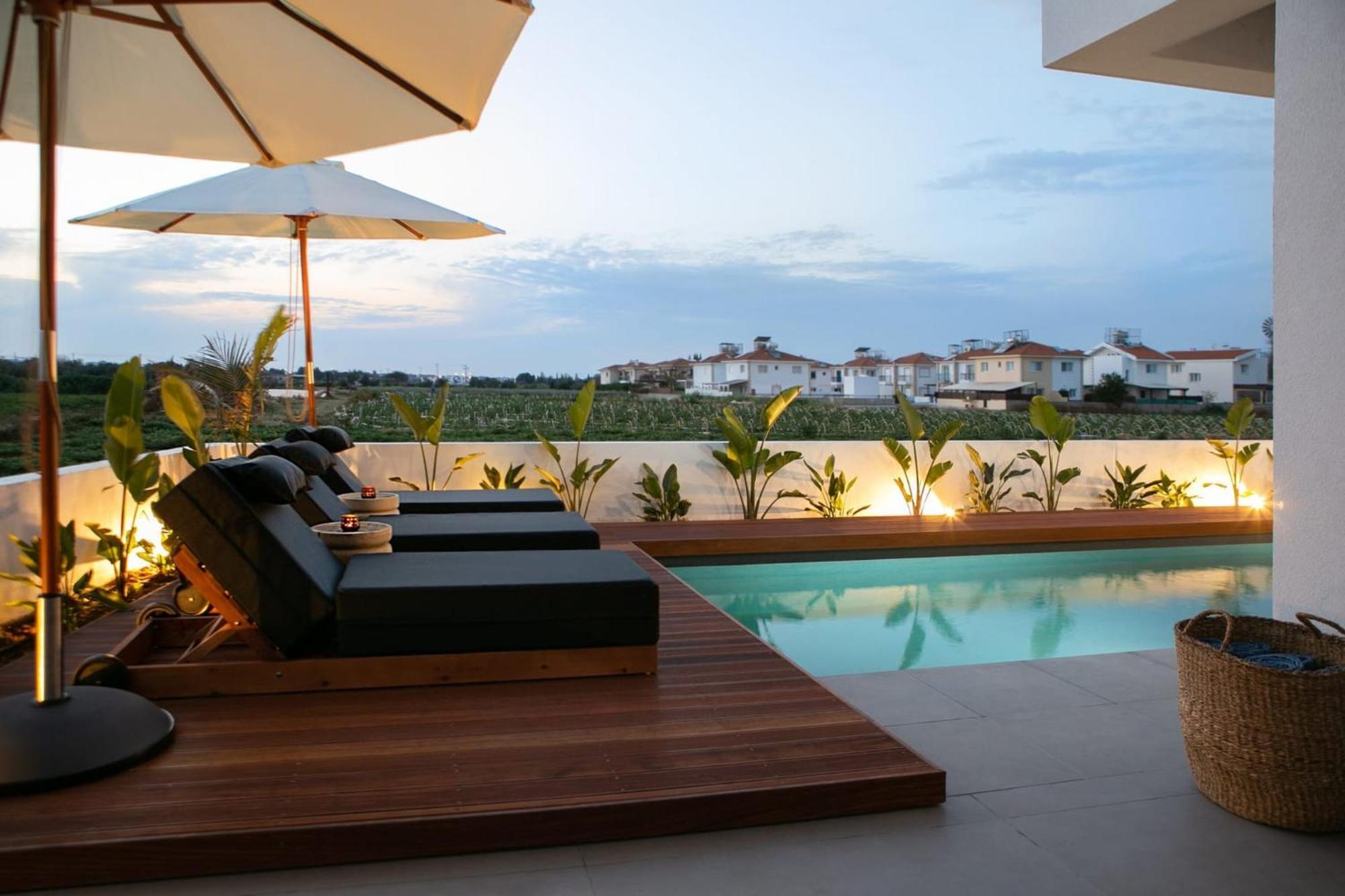Amazing Lubbock 3 Bedrooms Private Outdoor Pool And Hot Tub Furnished Sun Terrace Shaded Furnished Terrace Bbq, Villa Protaras