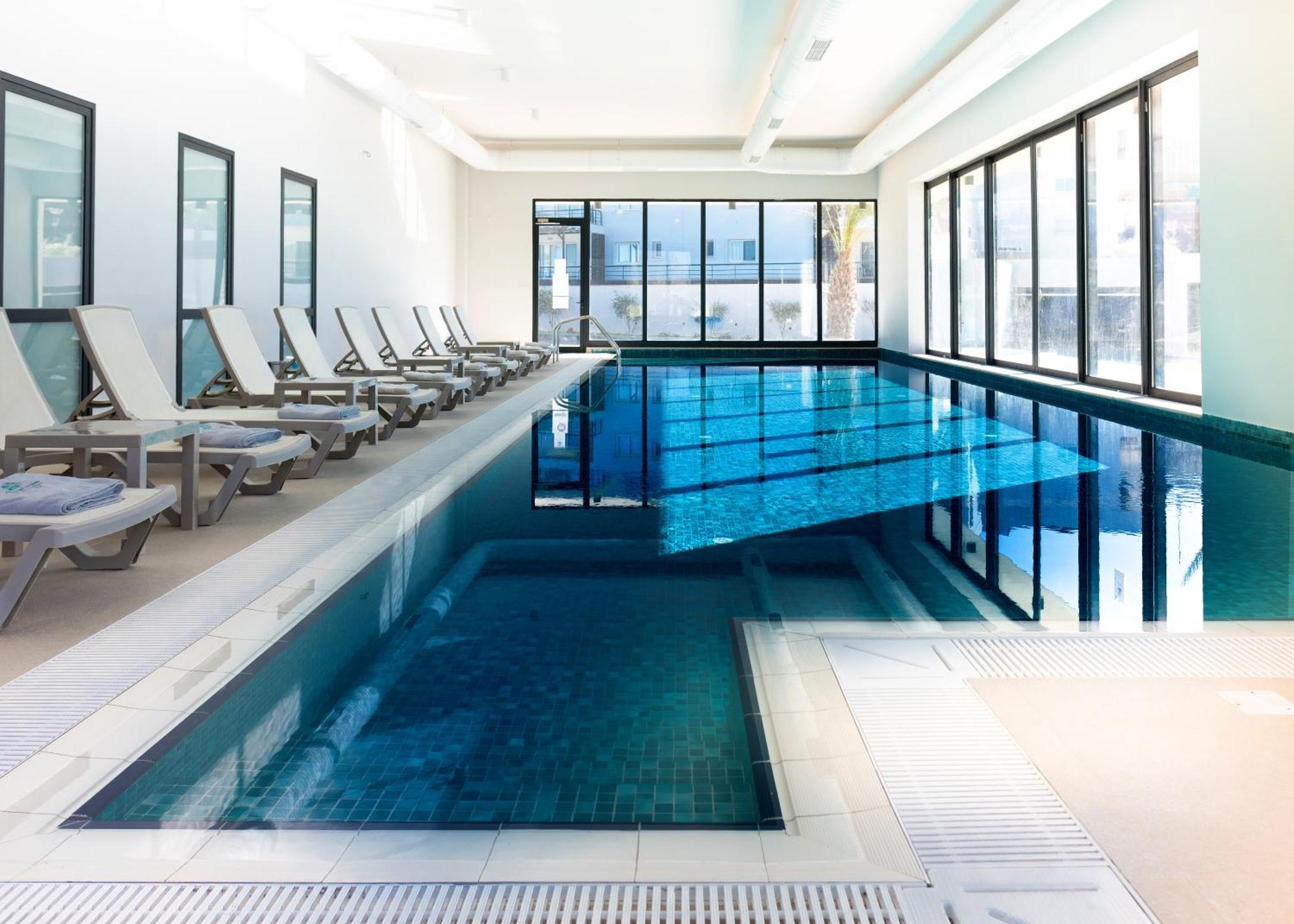 Caesar Luxury 1 Bedroom On The Ground Floor Apartment *